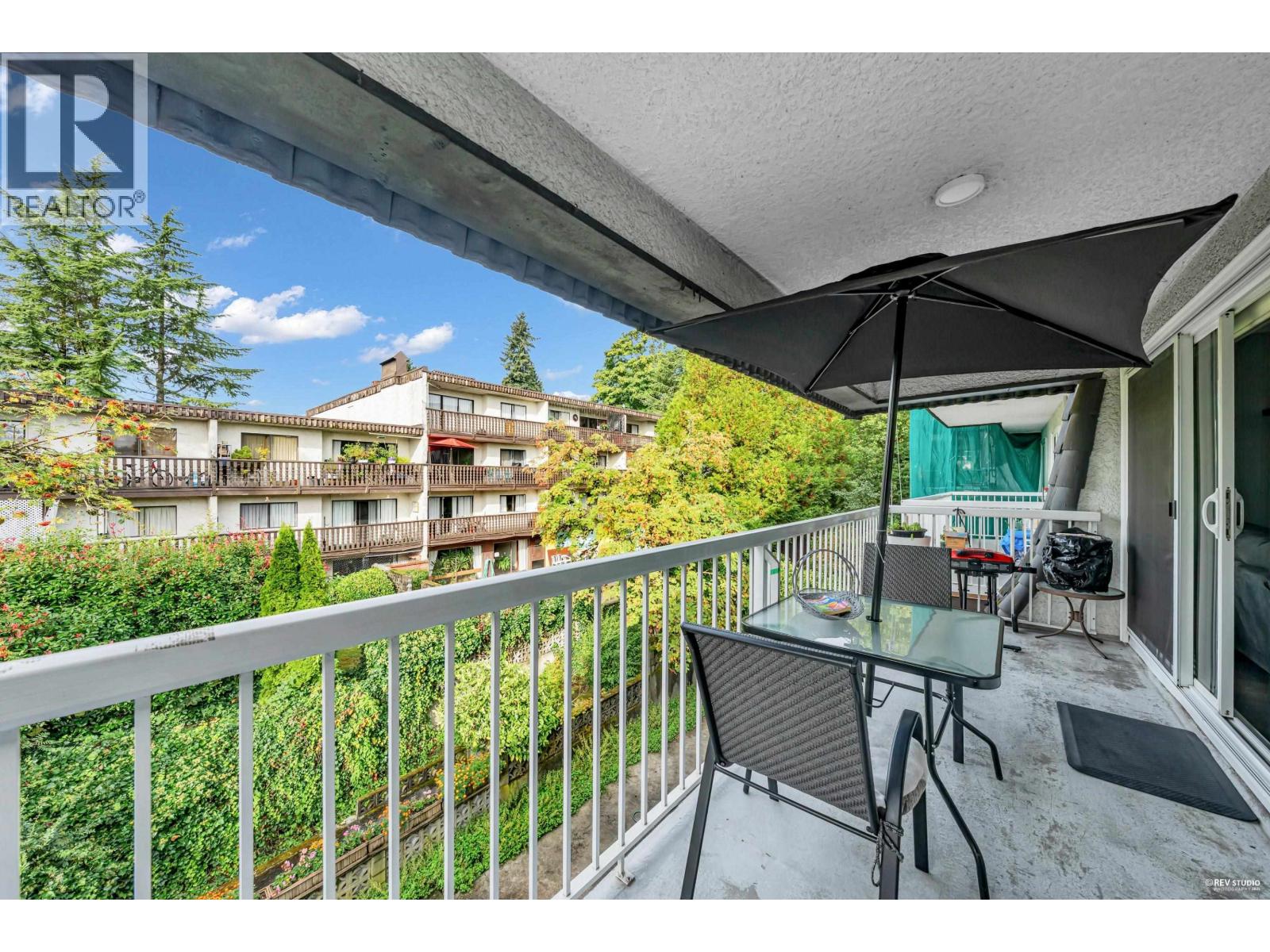 302 371 ELLESMERE AVENUE, Burnaby