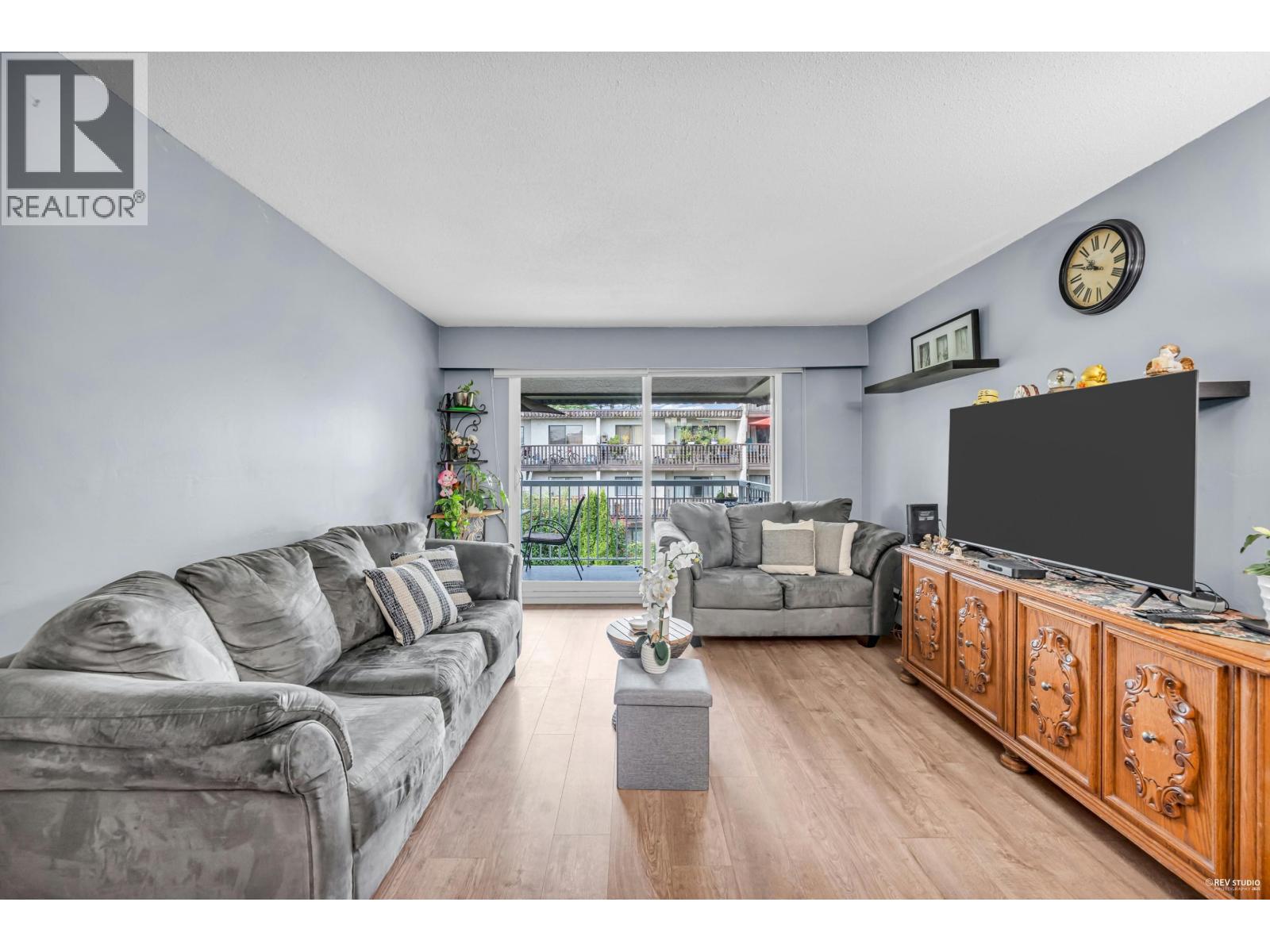 302 371 ELLESMERE AVENUE, Burnaby