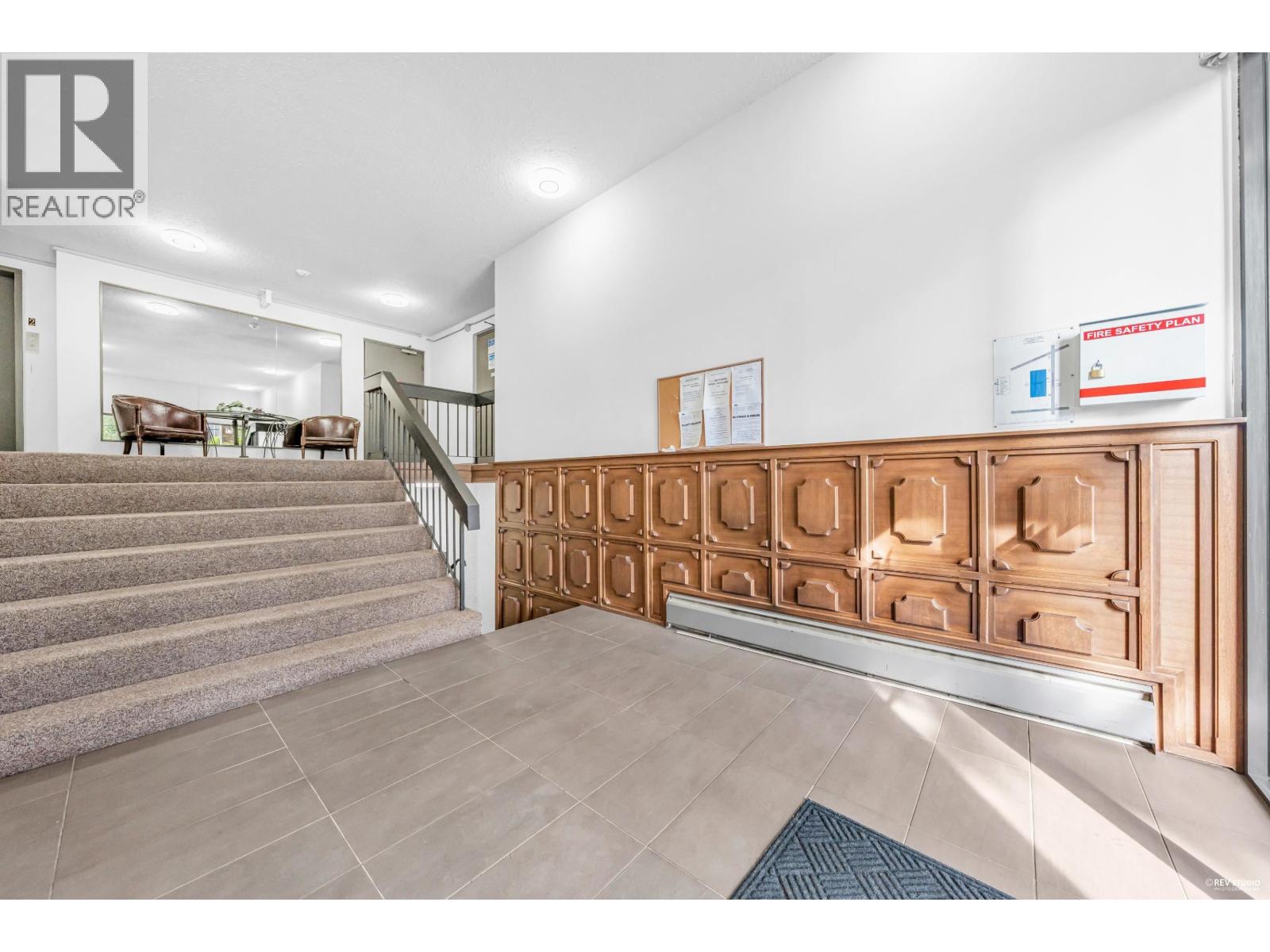 302 371 ELLESMERE AVENUE, Burnaby