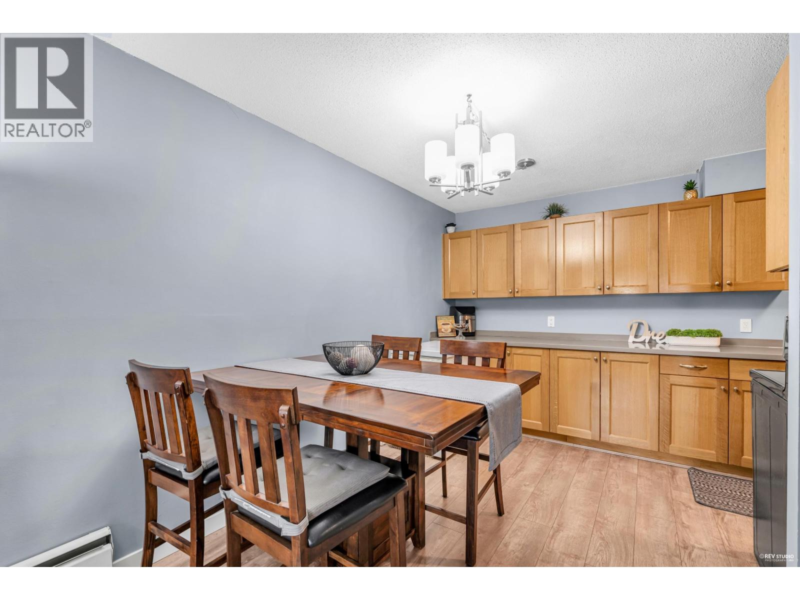 302 371 ELLESMERE AVENUE, Burnaby