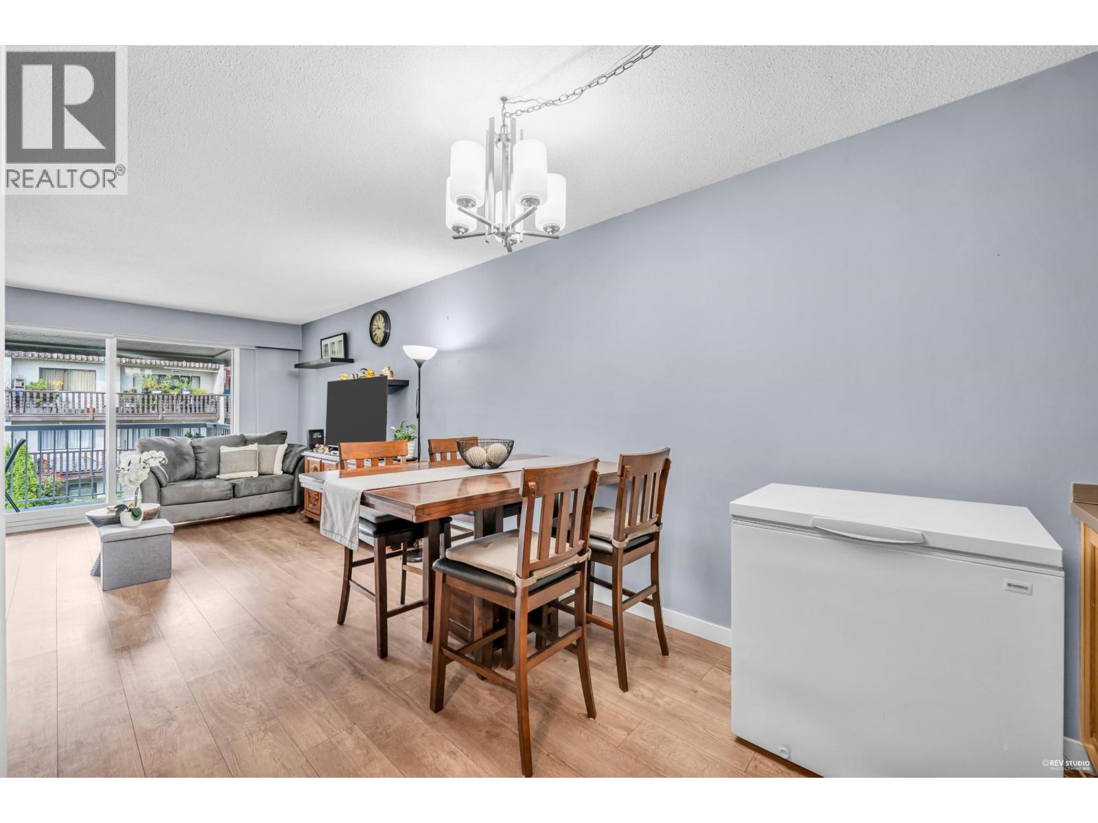 302 371 ELLESMERE AVENUE, Burnaby