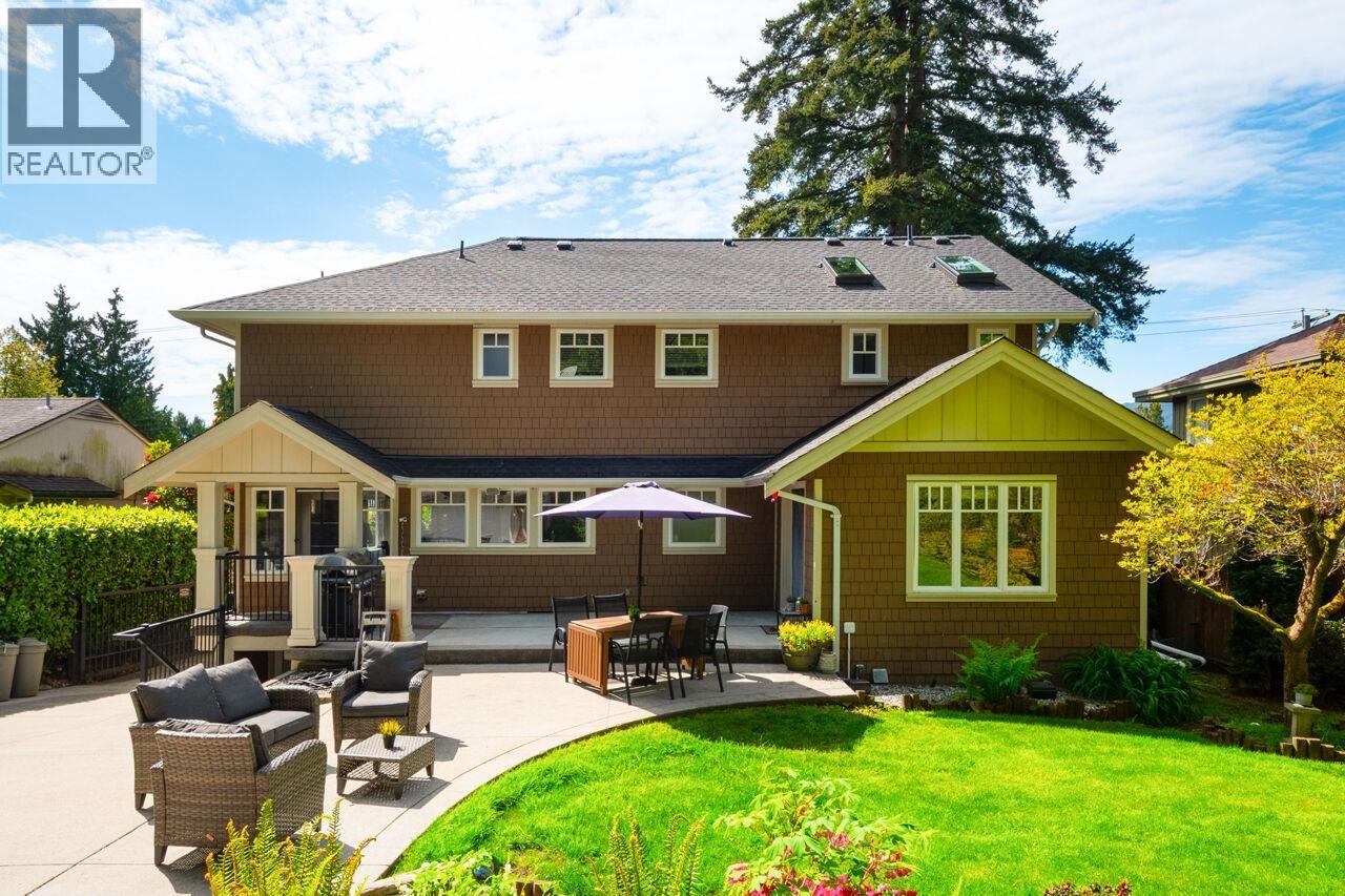 1050 11TH STREET, West Vancouver