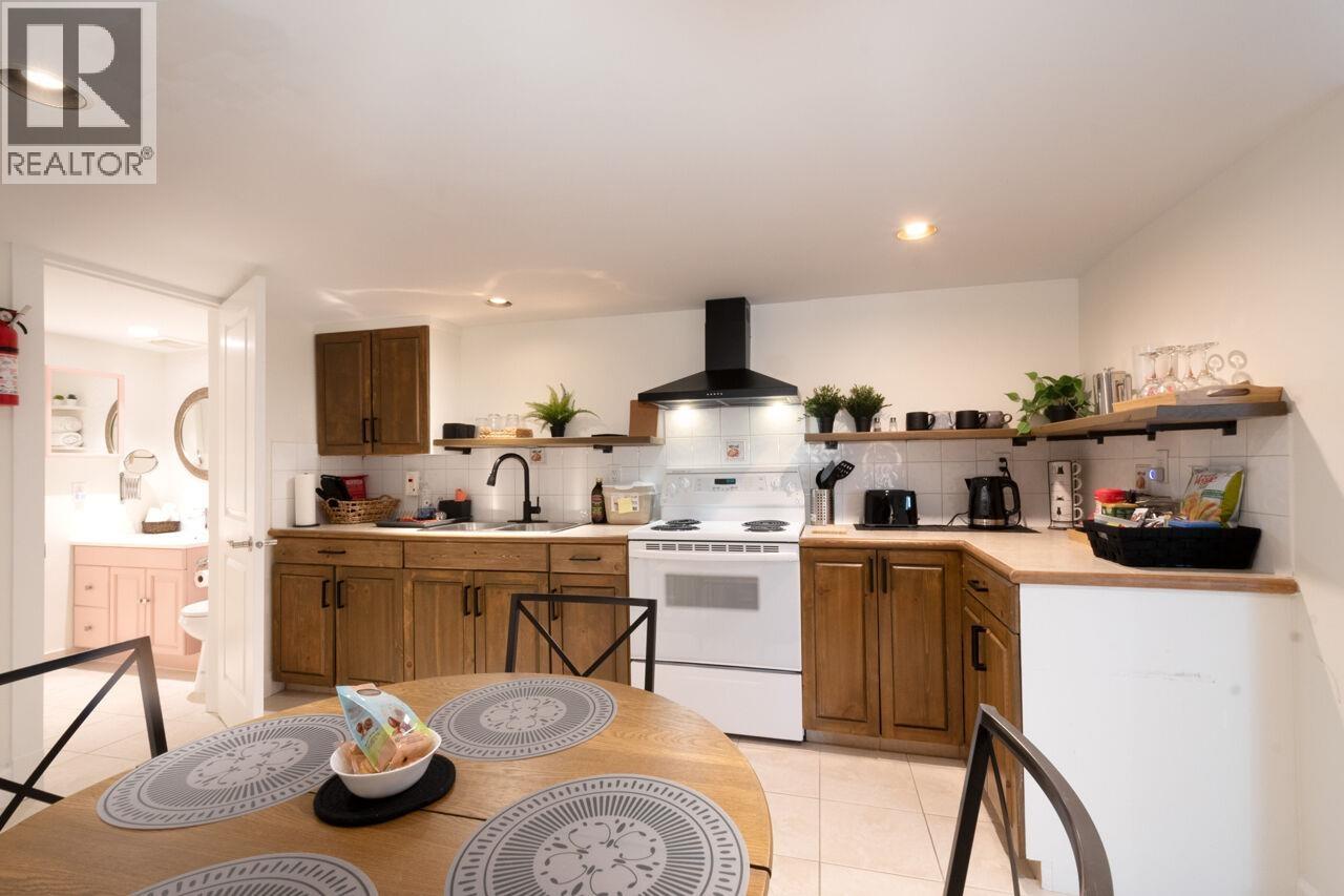 1050 11TH STREET, West Vancouver