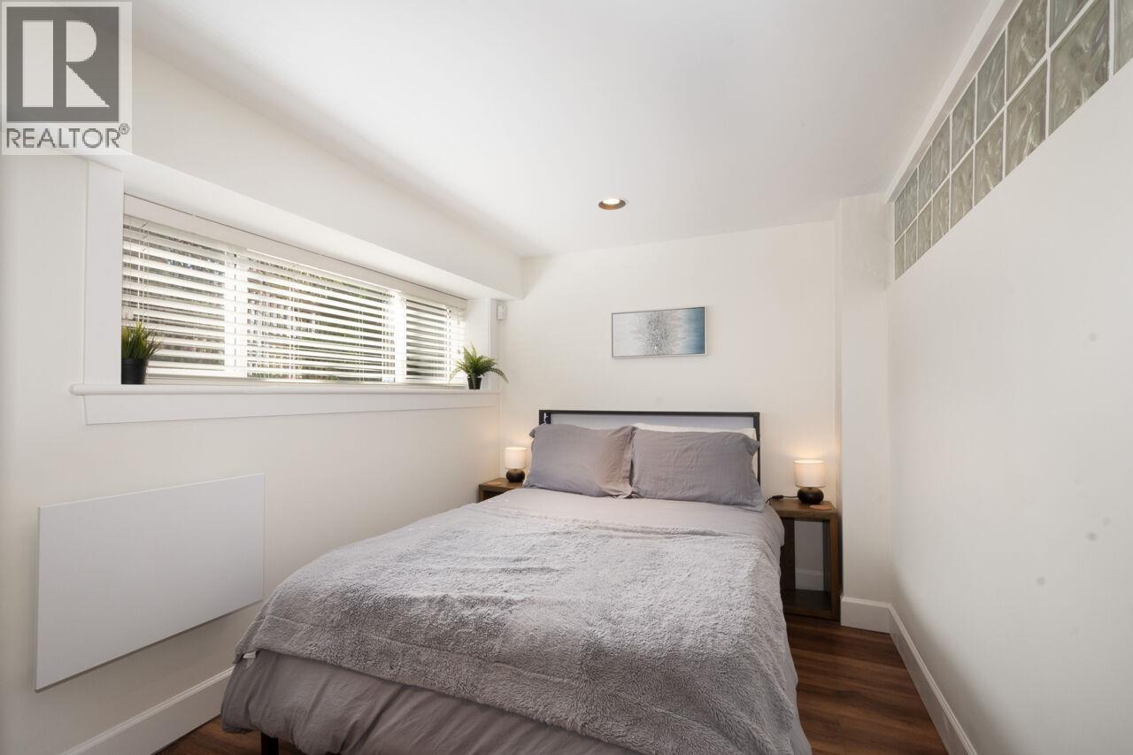 1050 11TH STREET, West Vancouver