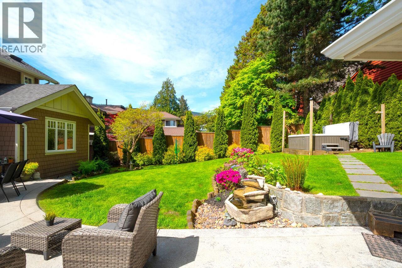1050 11TH STREET, West Vancouver