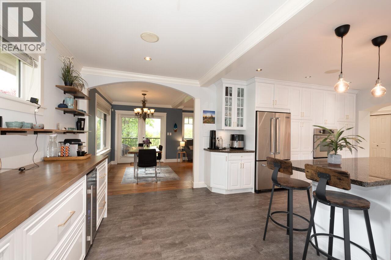 1050 11TH STREET, West Vancouver