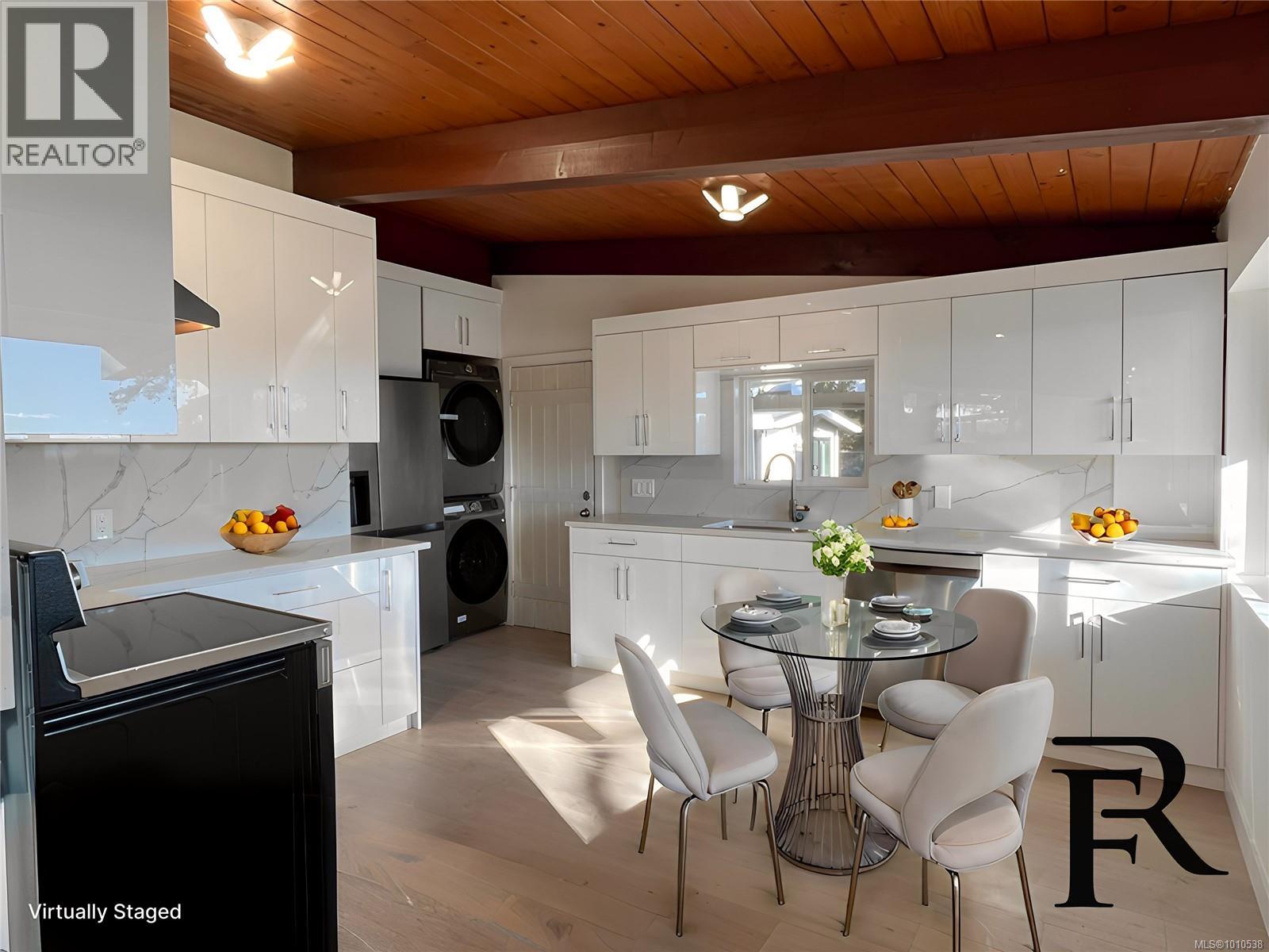  107 Island Highway, View Royal