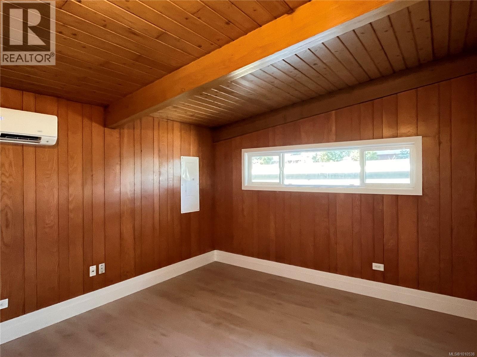  107 Island Highway, View Royal