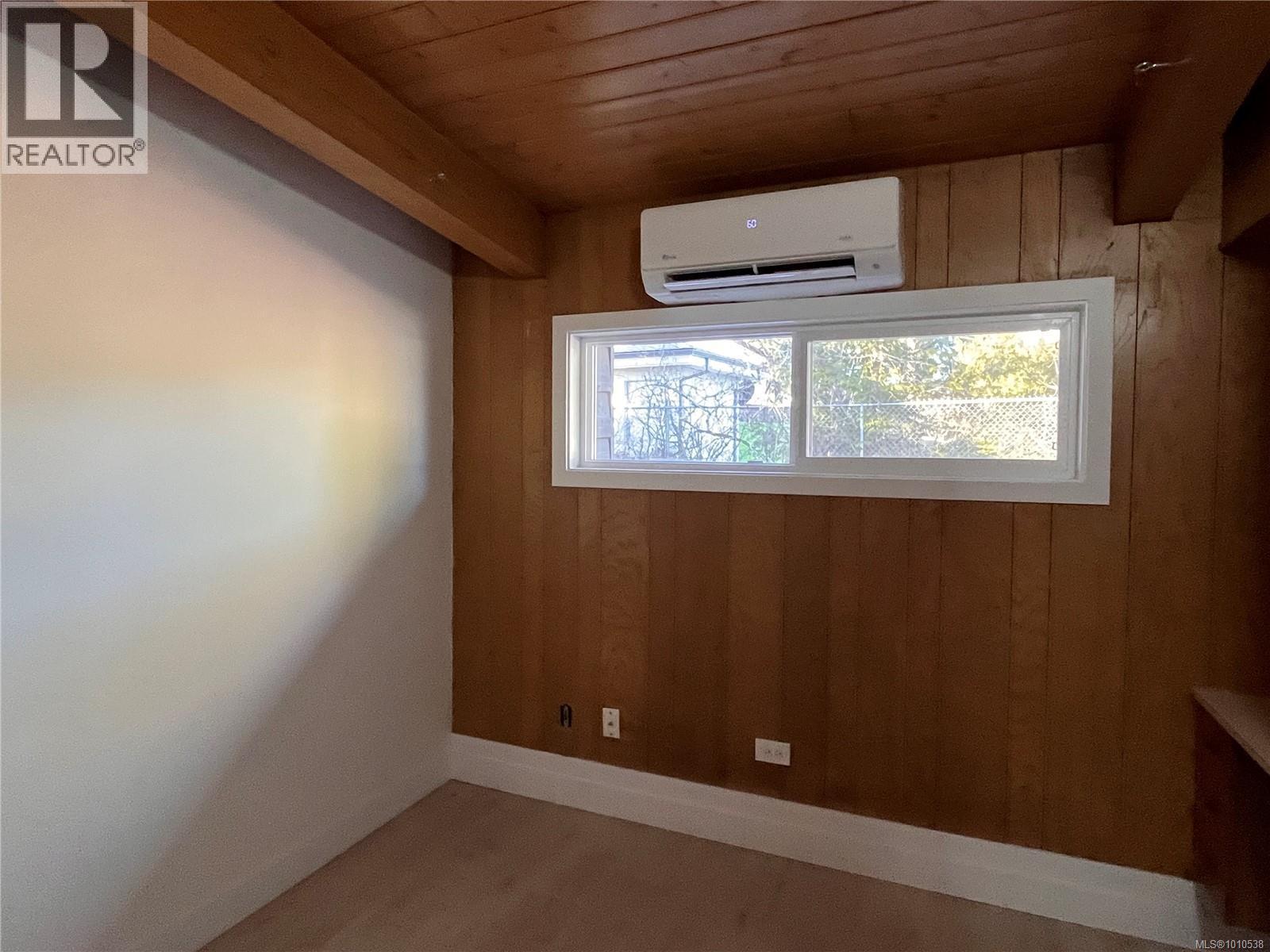  107 Island Highway, View Royal