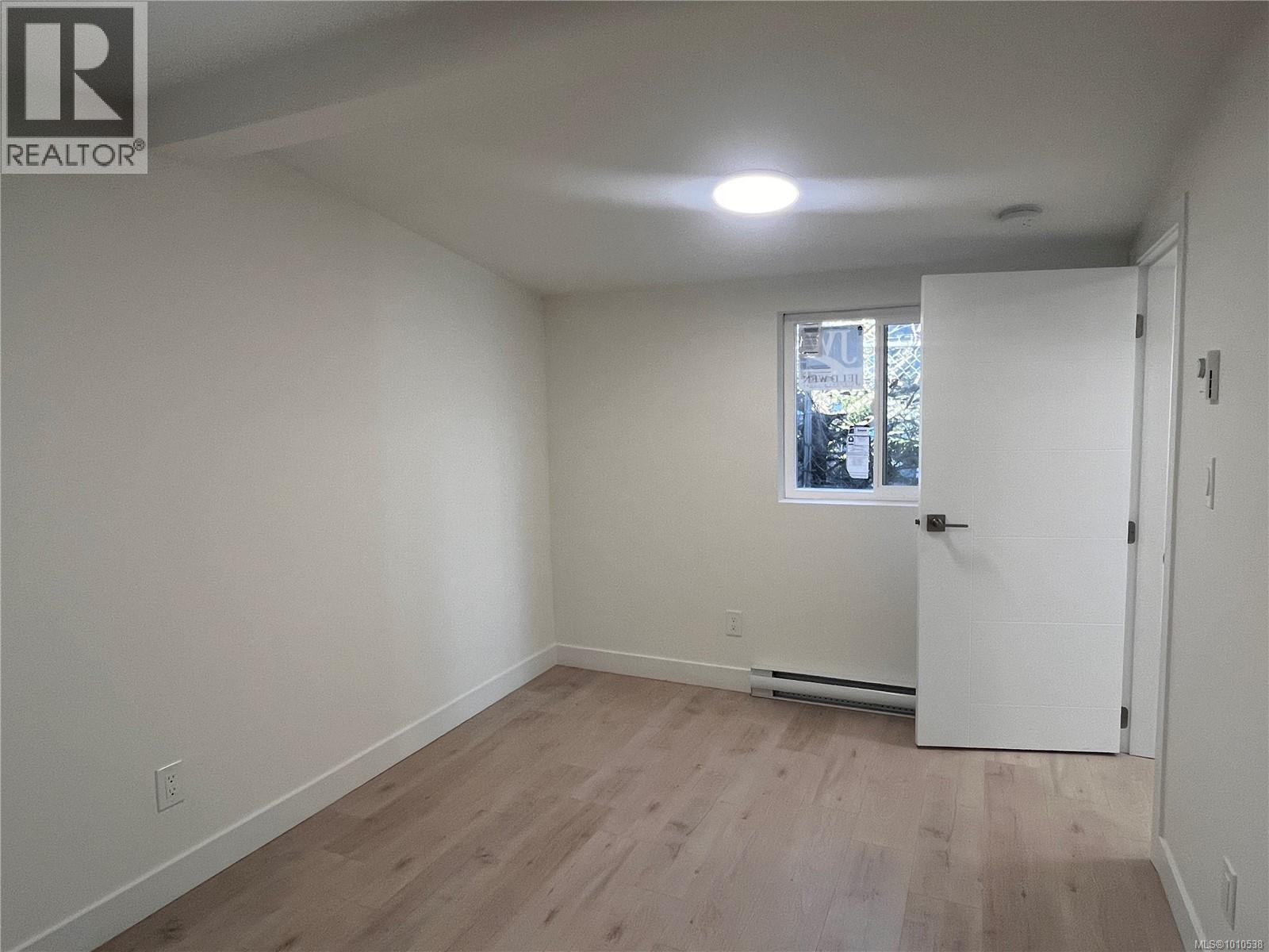  107 Island Highway, View Royal