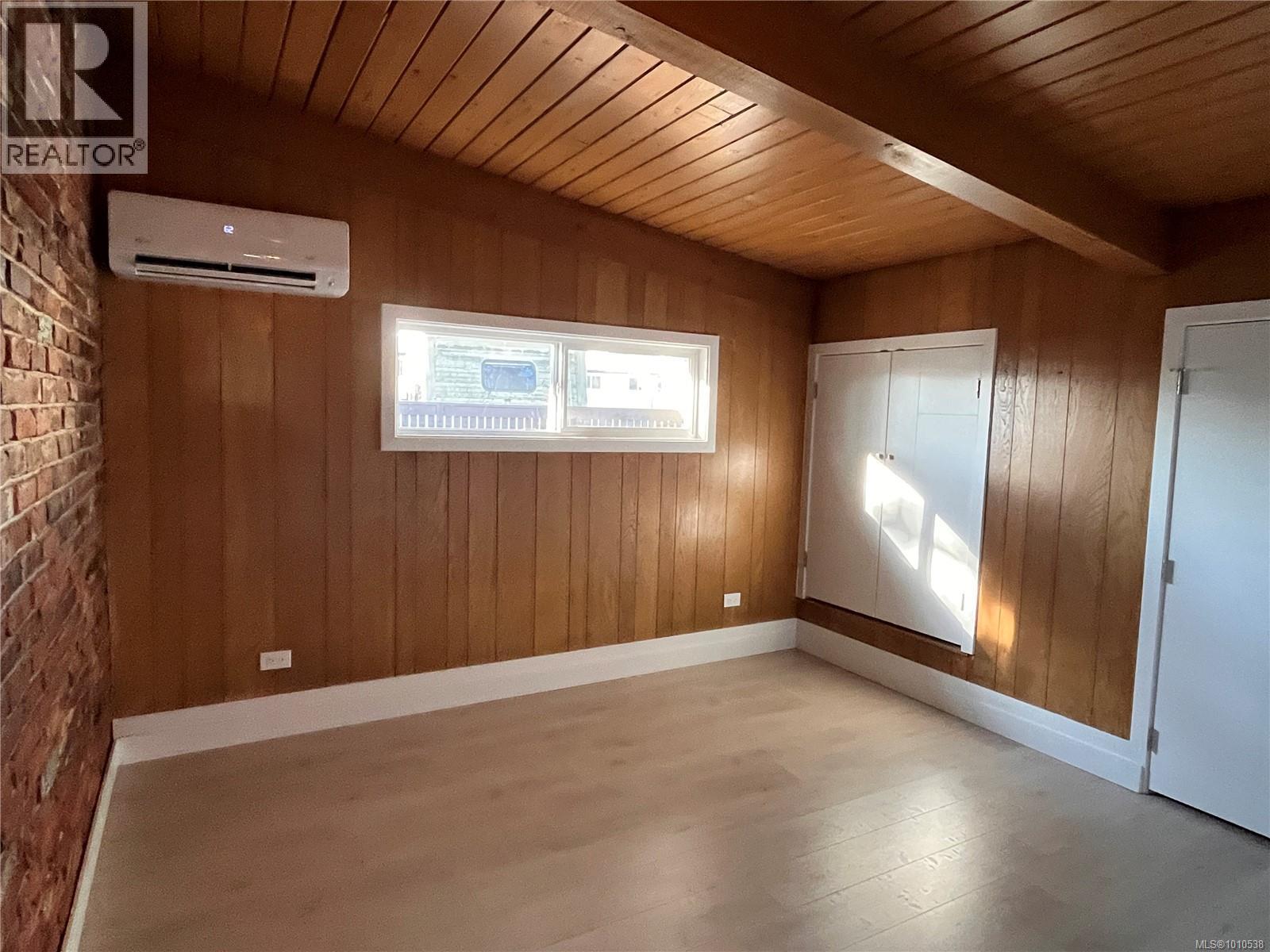  107 Island Highway, View Royal