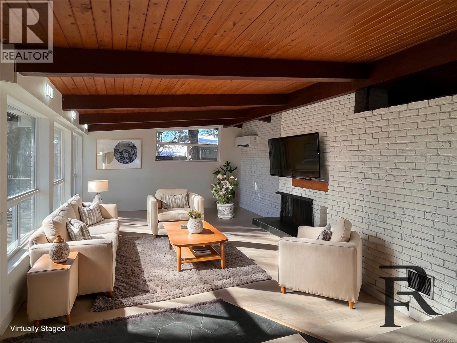  107 Island Highway, View Royal