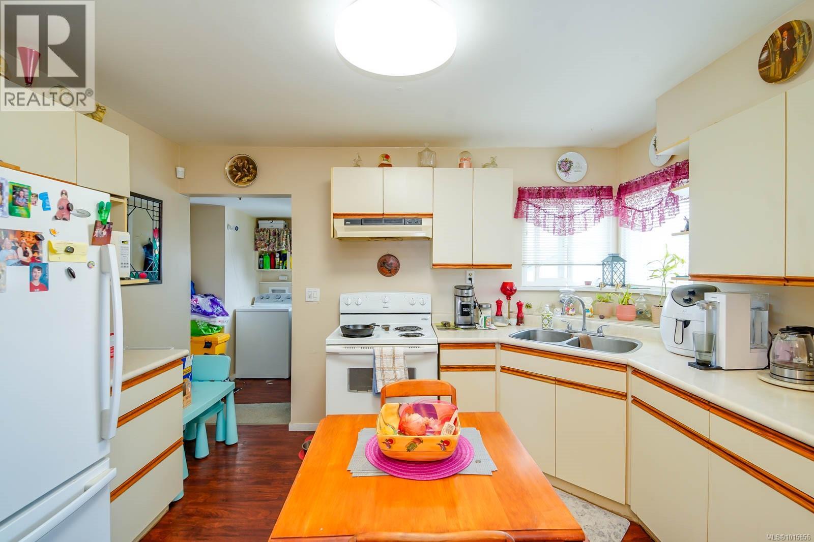 3582 11th Ave, Port Alberni
