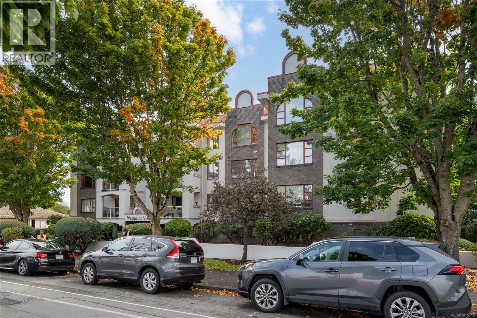 107 873 Esquimalt Road, Esquimalt