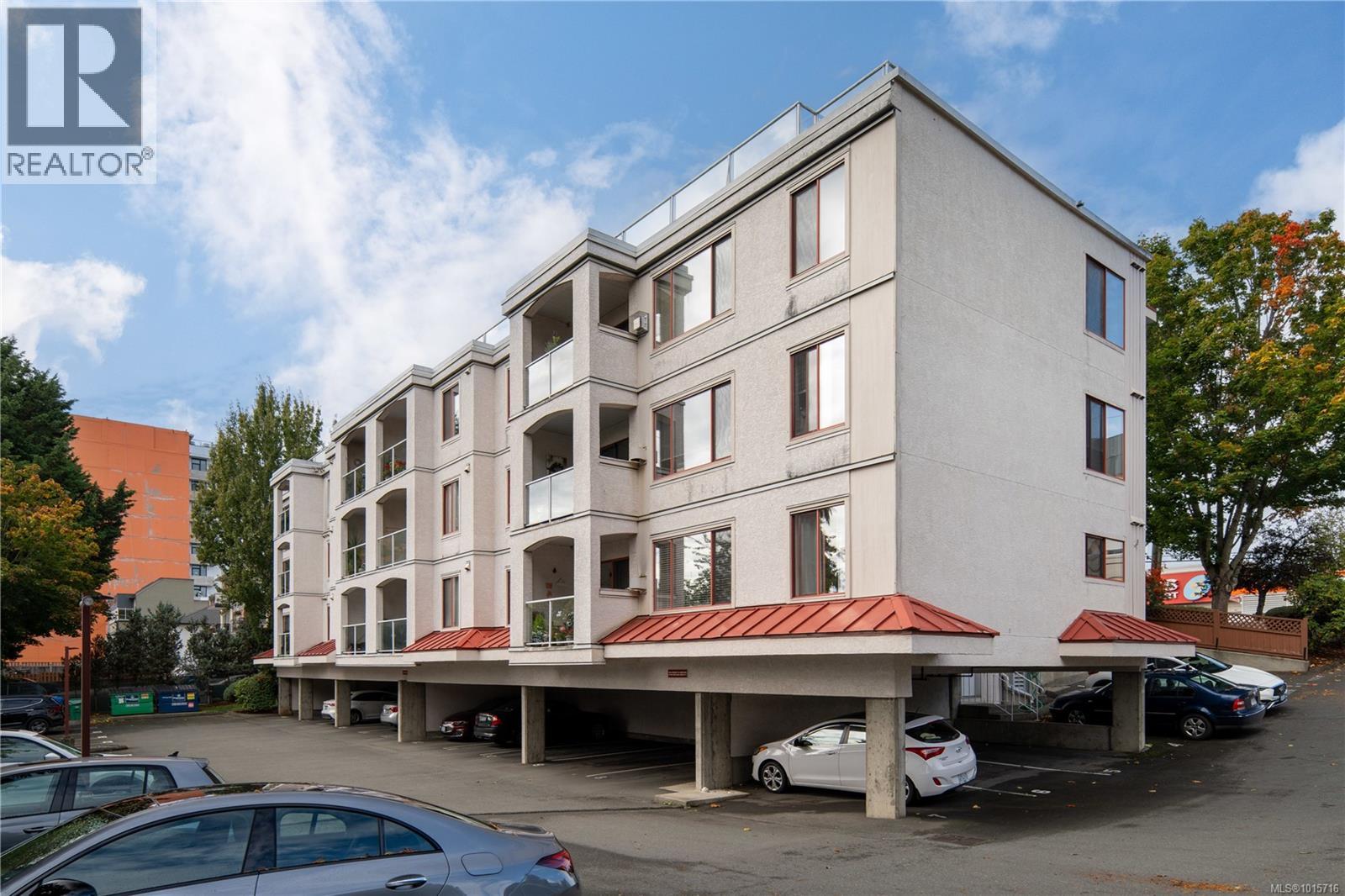 107 873 Esquimalt Road, Esquimalt