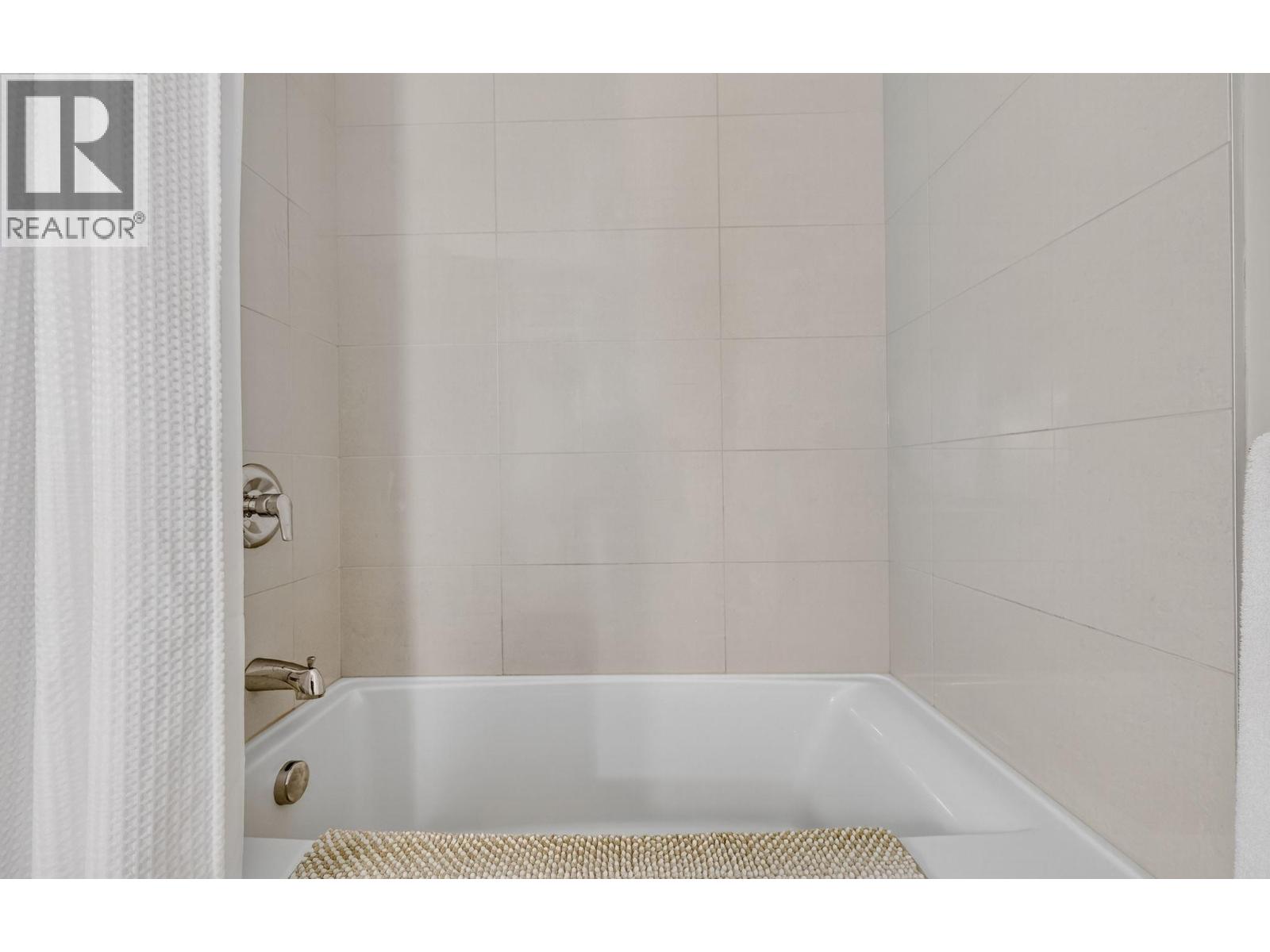 2490 Tuscany Drive Unit# 14, West Kelowna