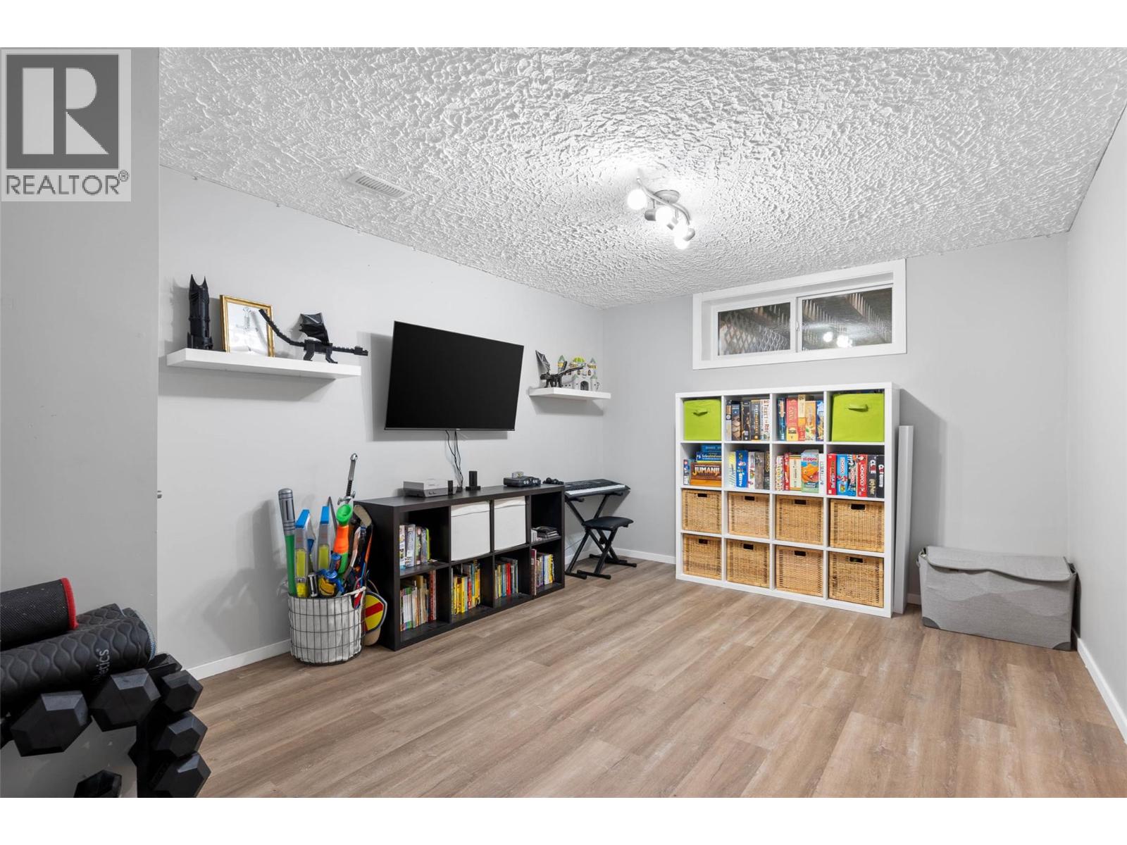 1027 Ollek Street, Kamloops