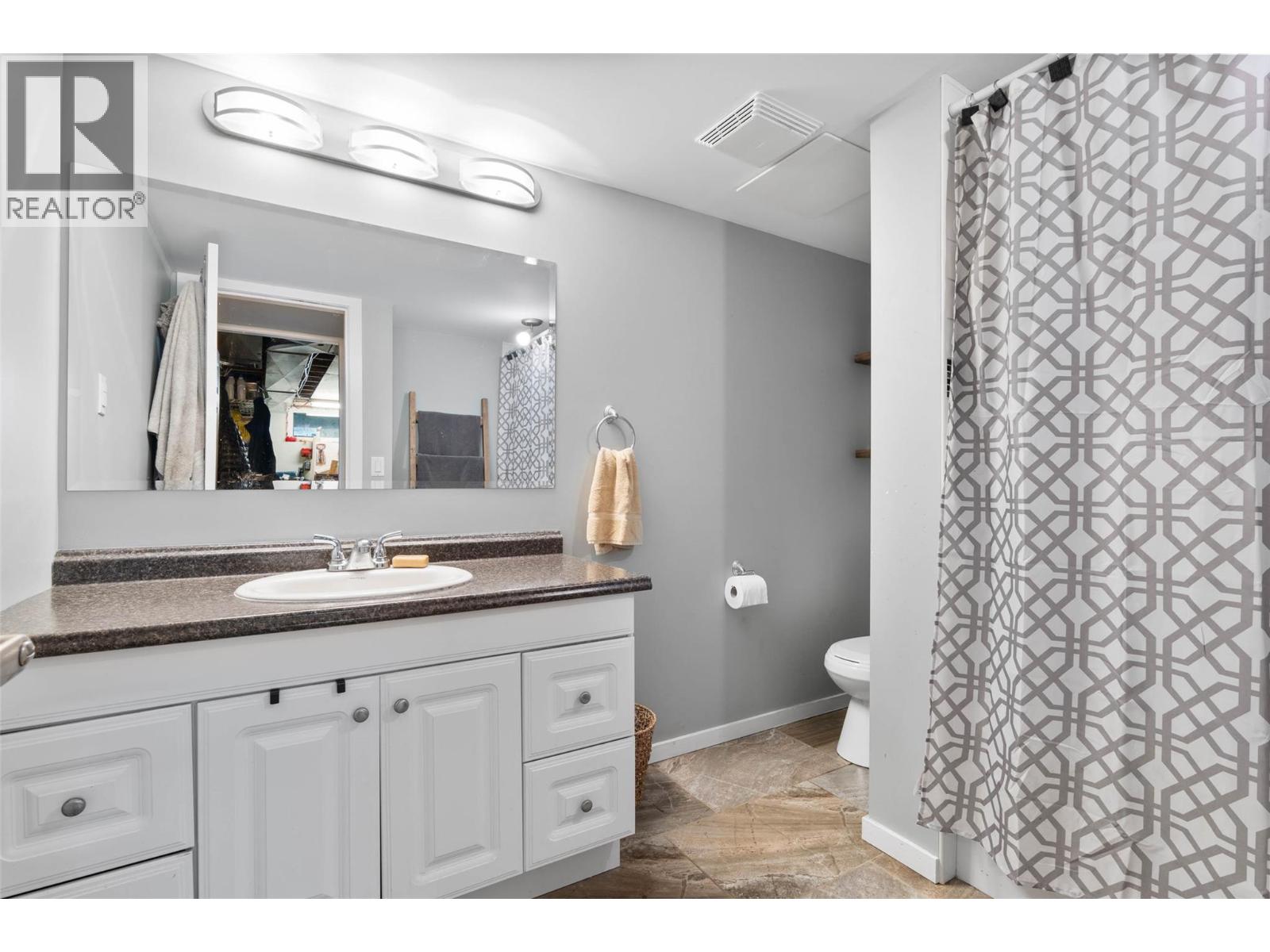 1027 Ollek Street, Kamloops