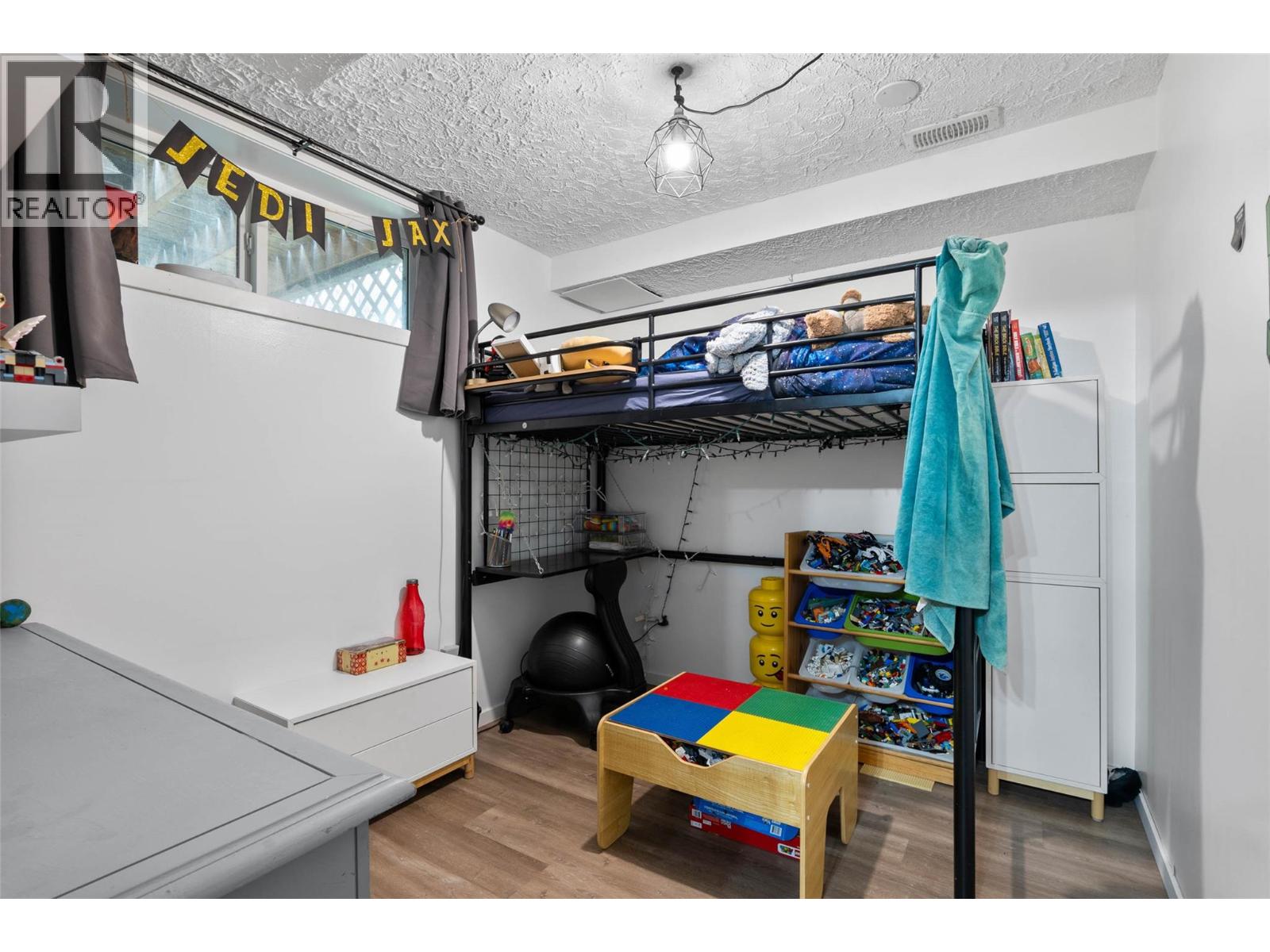1027 Ollek Street, Kamloops