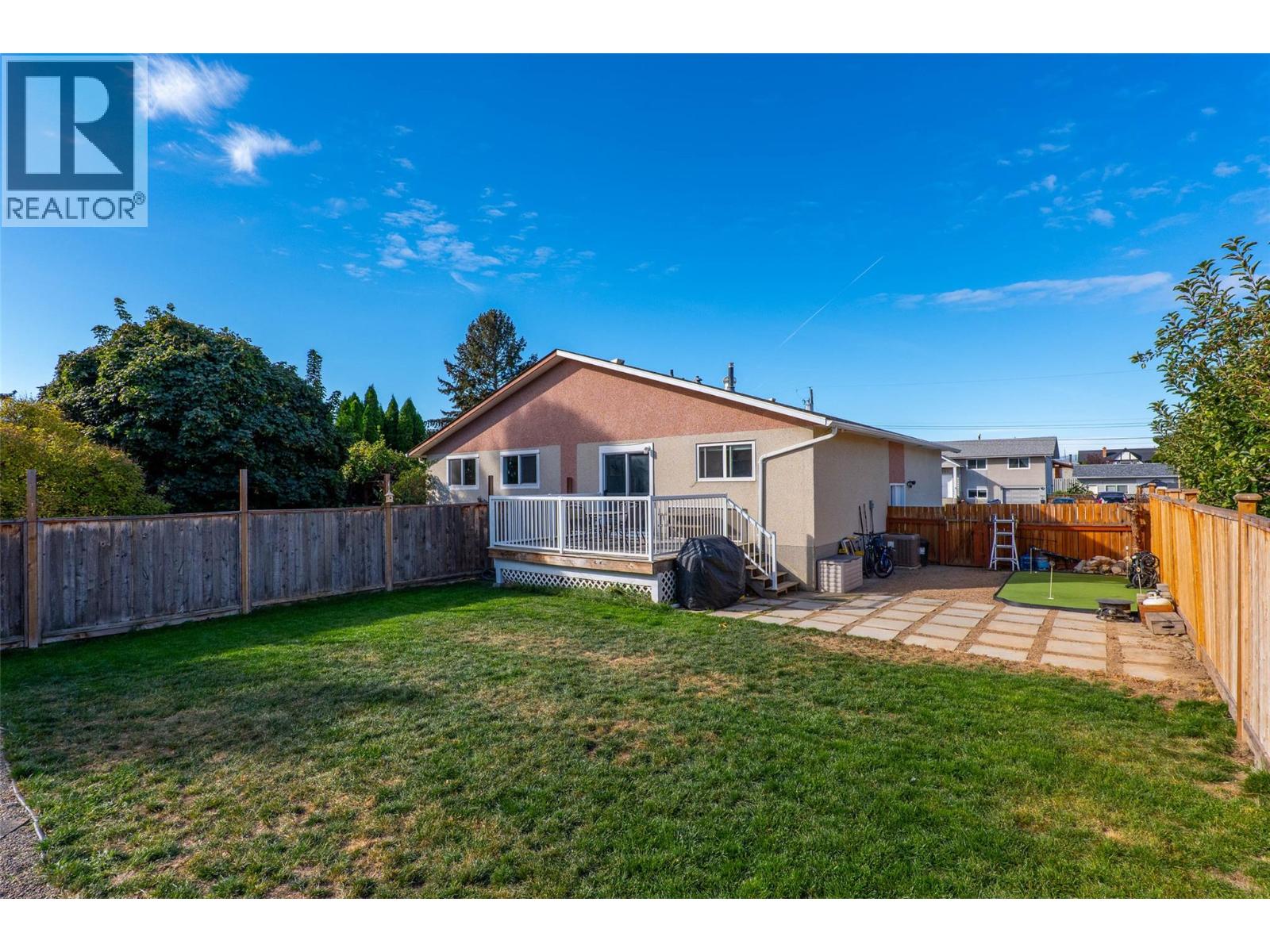 1027 Ollek Street, Kamloops