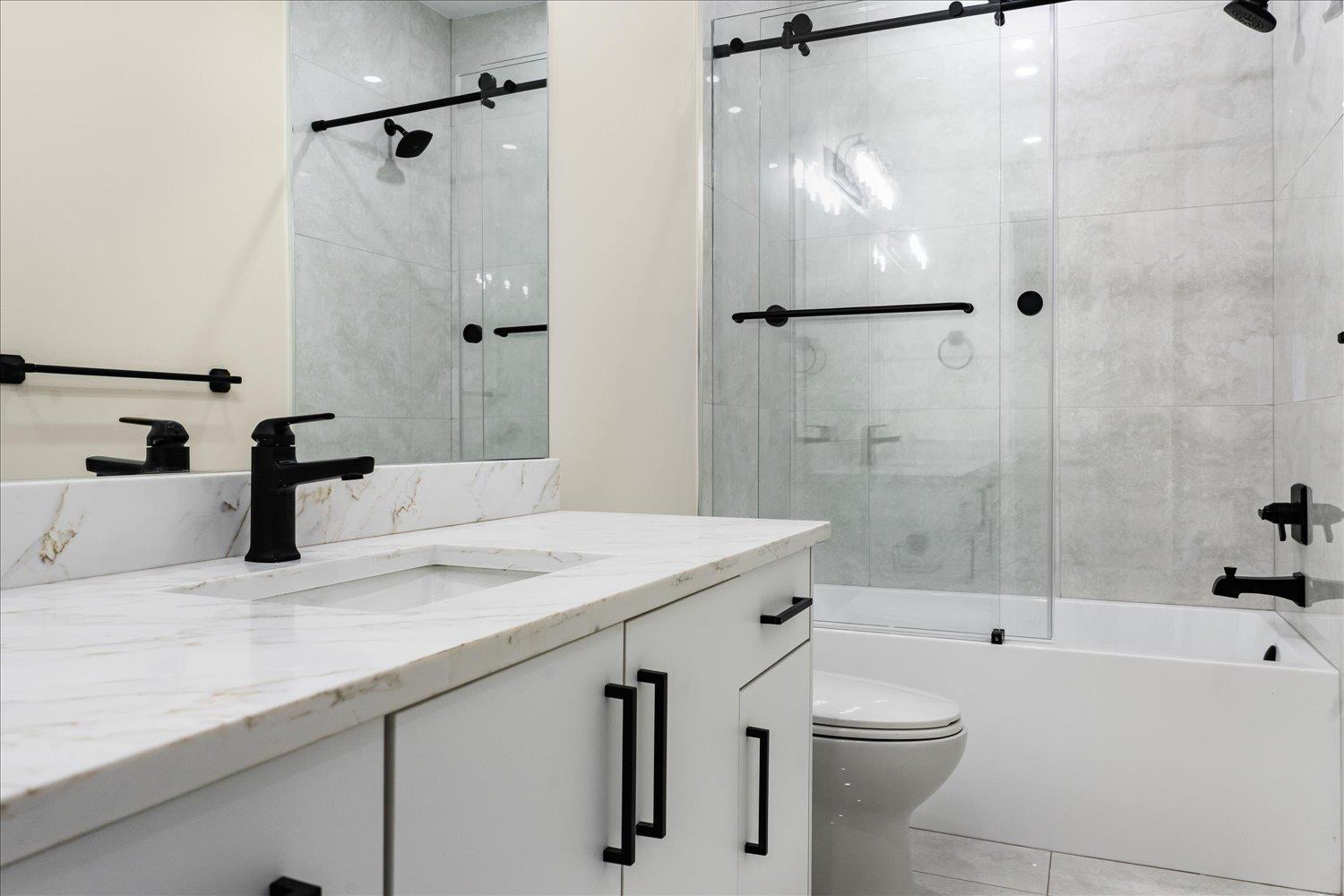 8211 HARVEST PLACE, Eastern Hillsides, Chilliwack