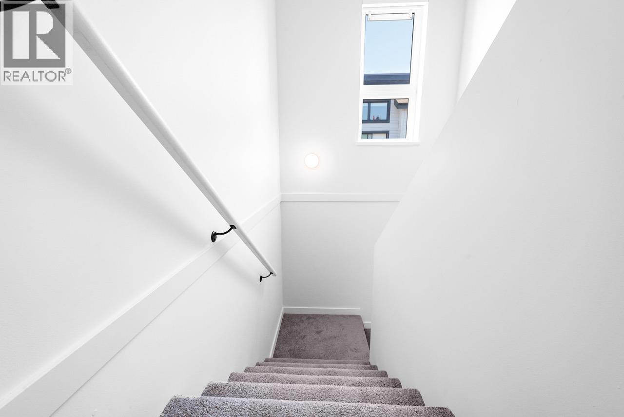 137 535 E 2ND STREET, North Vancouver