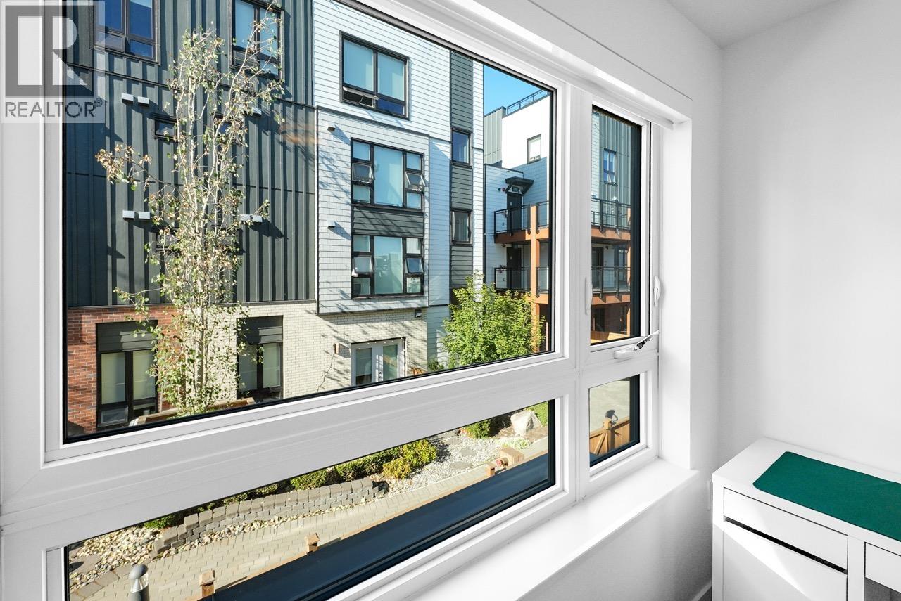 137 535 E 2ND STREET, North Vancouver