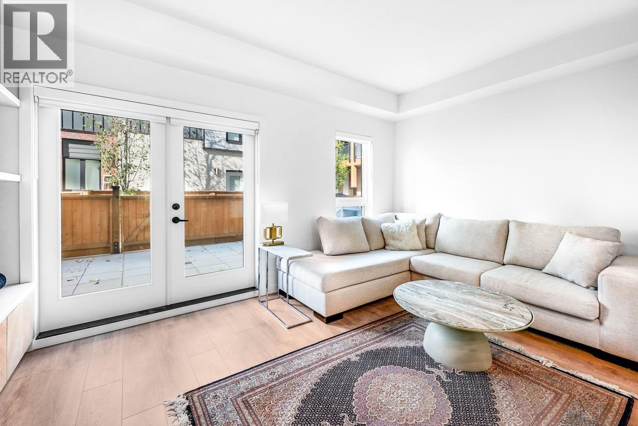 137 535 E 2ND STREET, North Vancouver