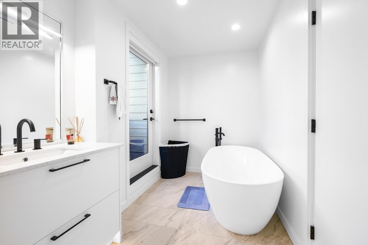 137 535 E 2ND STREET, North Vancouver