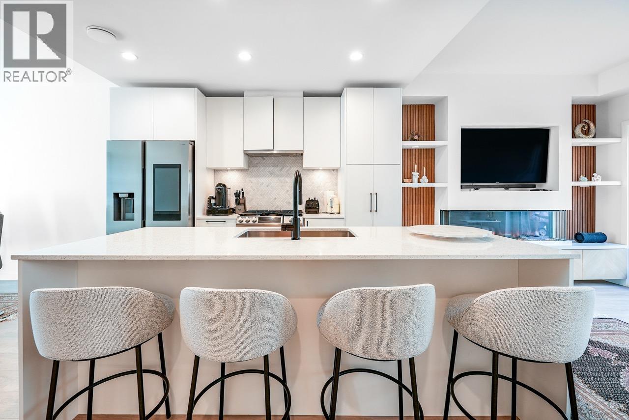 137 535 E 2ND STREET, North Vancouver