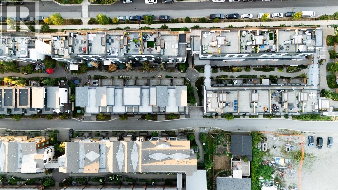 137 535 E 2ND STREET, North Vancouver