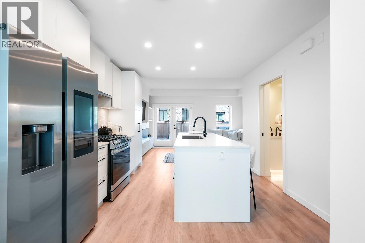 137 535 E 2ND STREET, North Vancouver