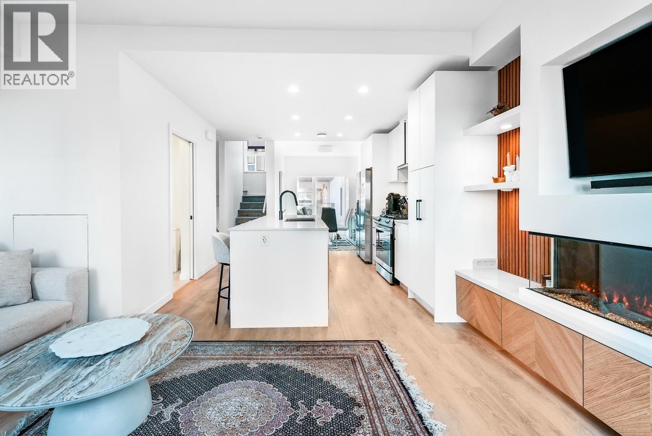 137 535 E 2ND STREET, North Vancouver