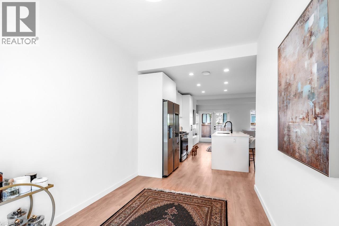 137 535 E 2ND STREET, North Vancouver