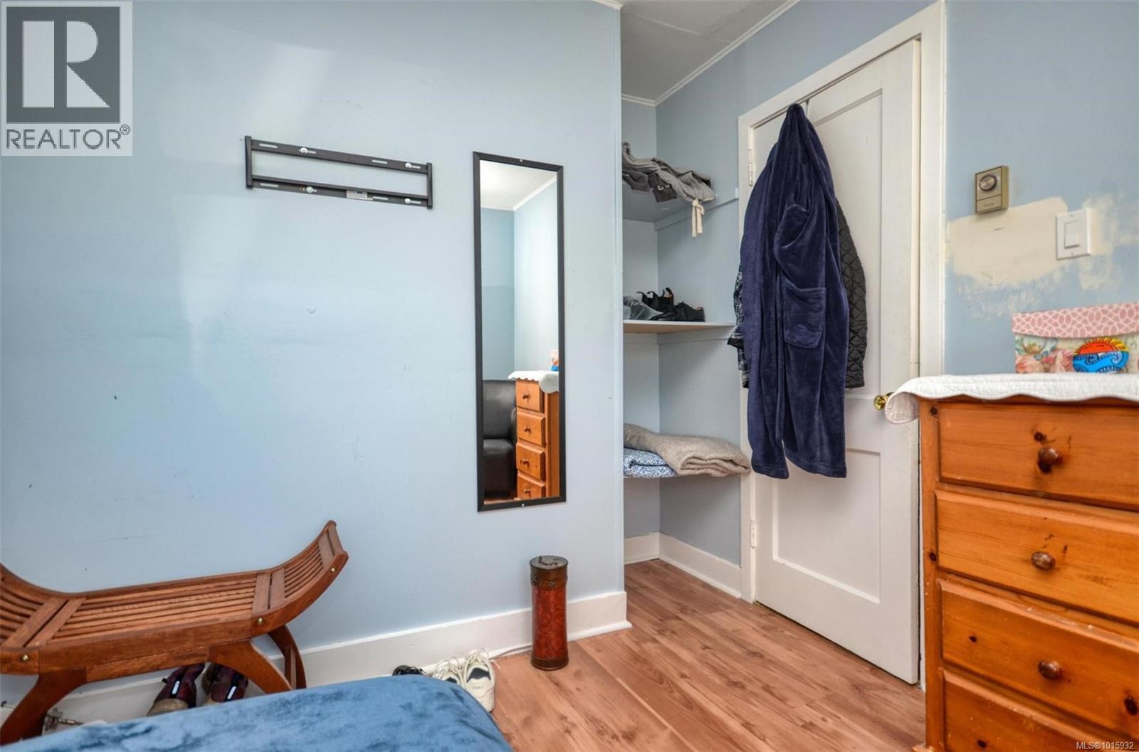 1006 Lyall St, Esquimalt