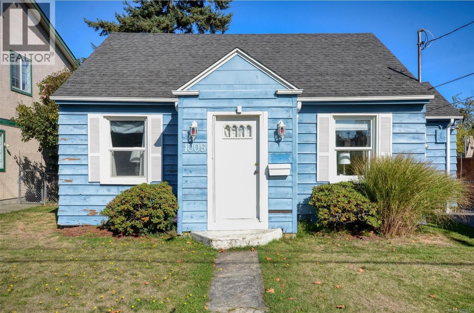 1006 Lyall St, Esquimalt