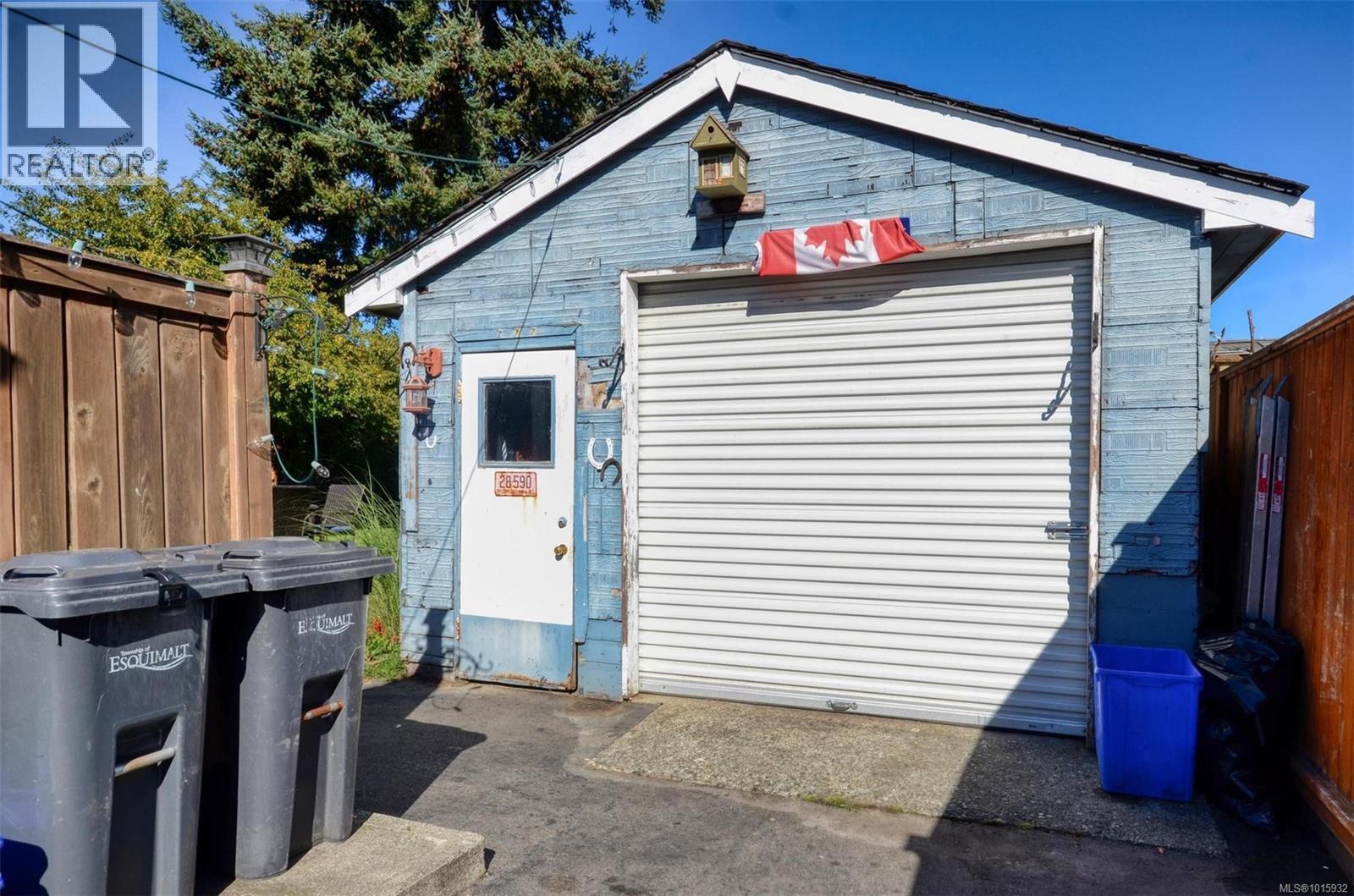 1006 Lyall St, Esquimalt