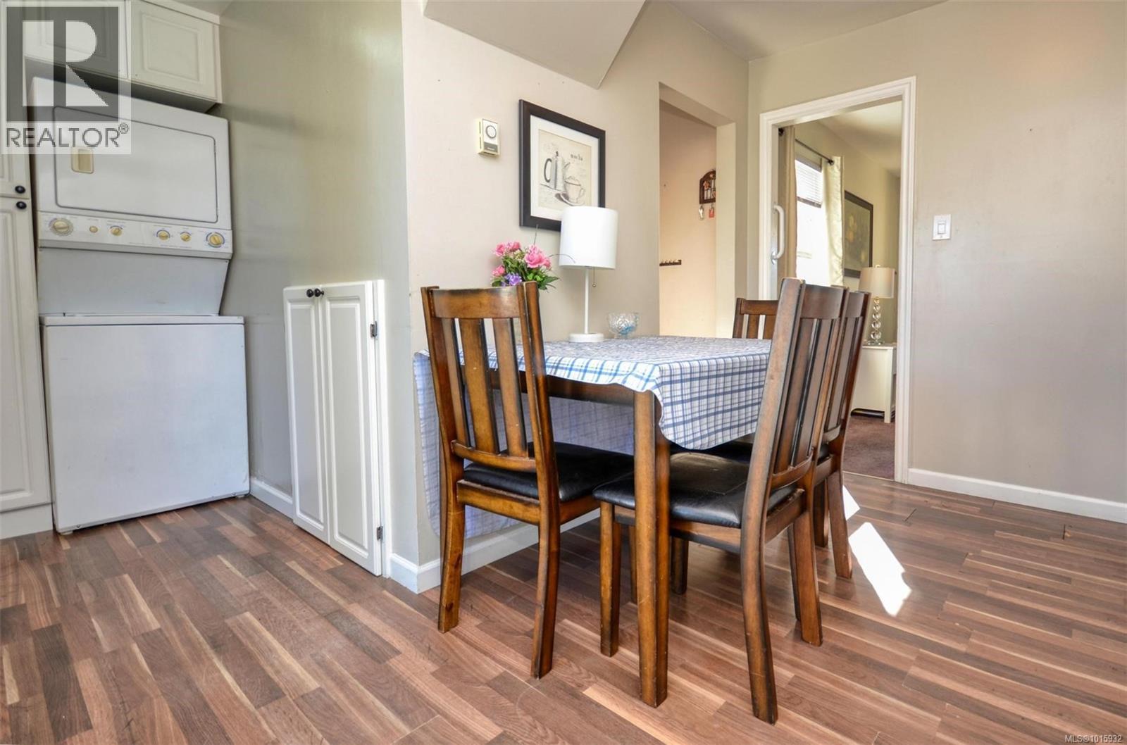 1006 Lyall St, Esquimalt