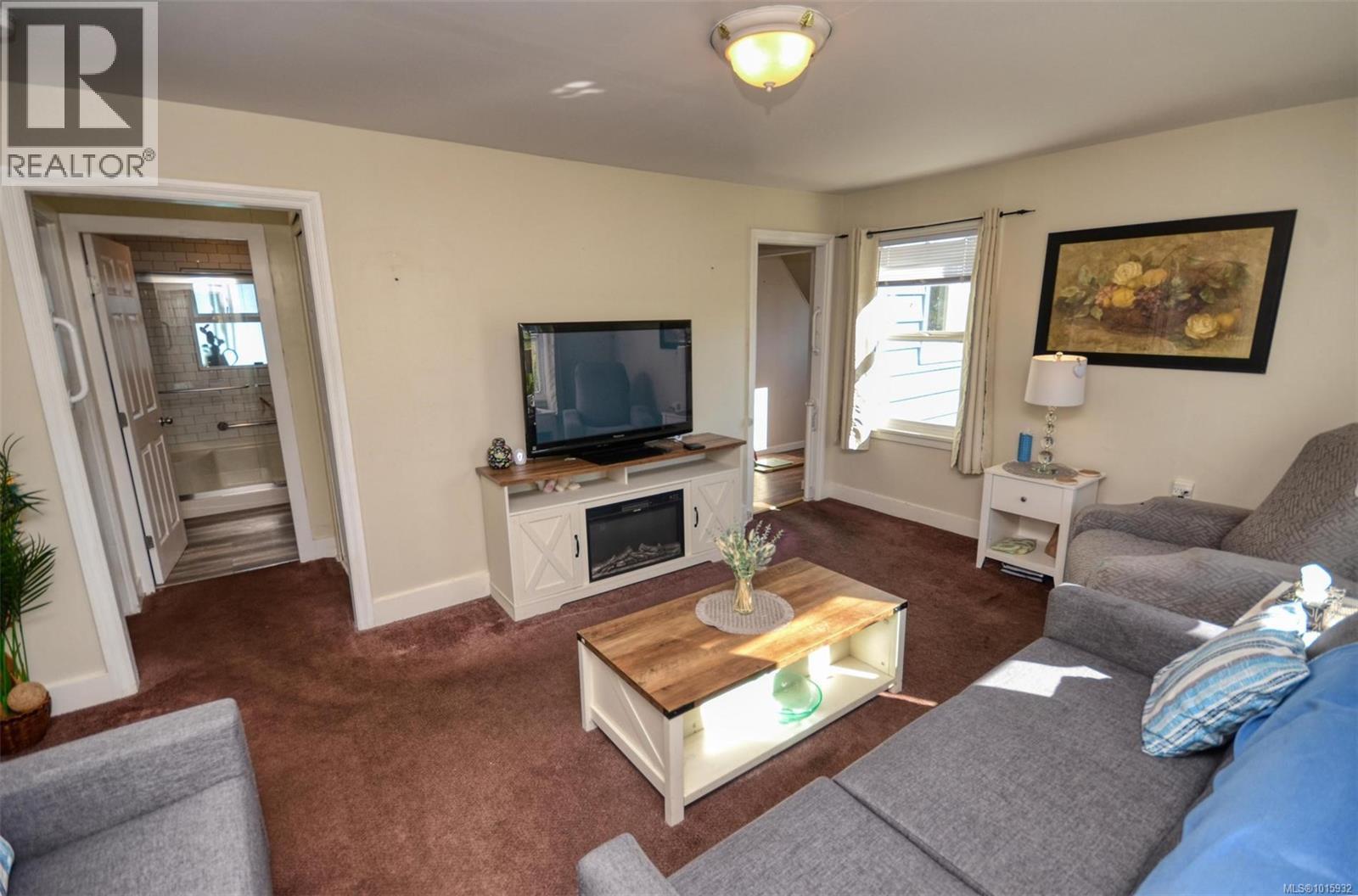 1006 Lyall St, Esquimalt