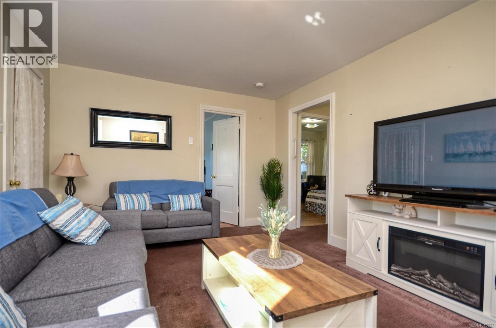 1006 Lyall St, Esquimalt
