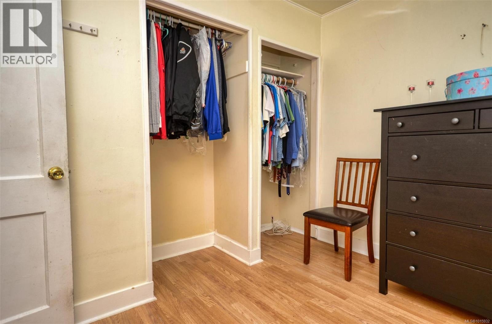 1006 Lyall St, Esquimalt