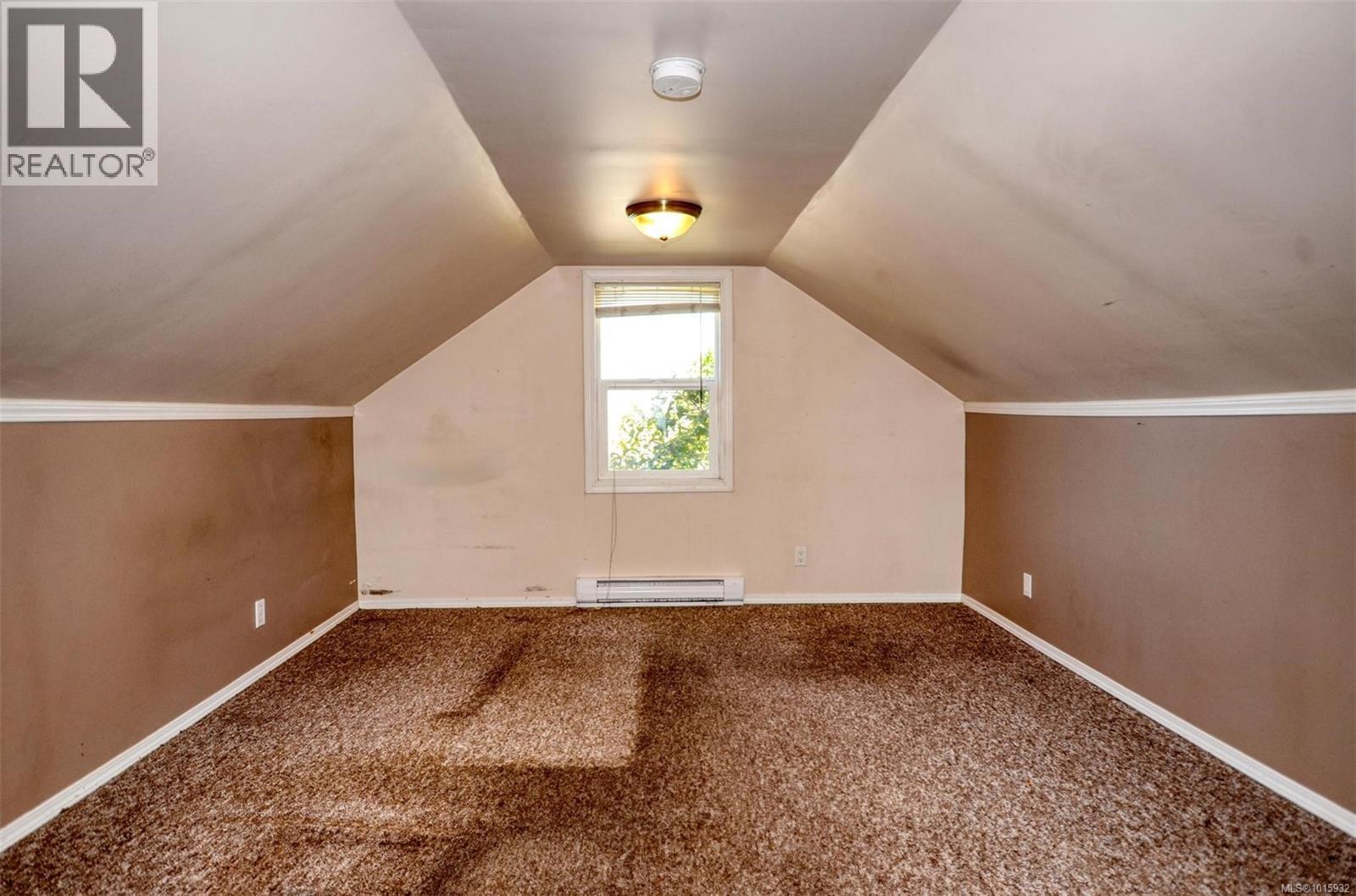 1006 Lyall St, Esquimalt