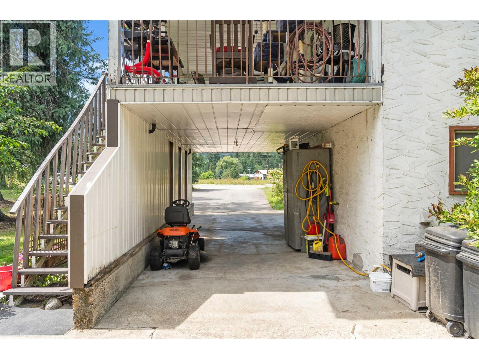 4102 Malakwa Road, Malakwa