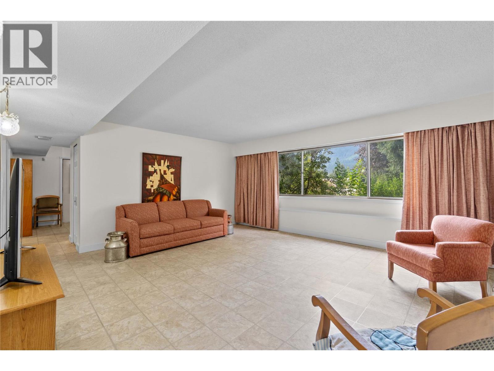 4102 Malakwa Road, Malakwa