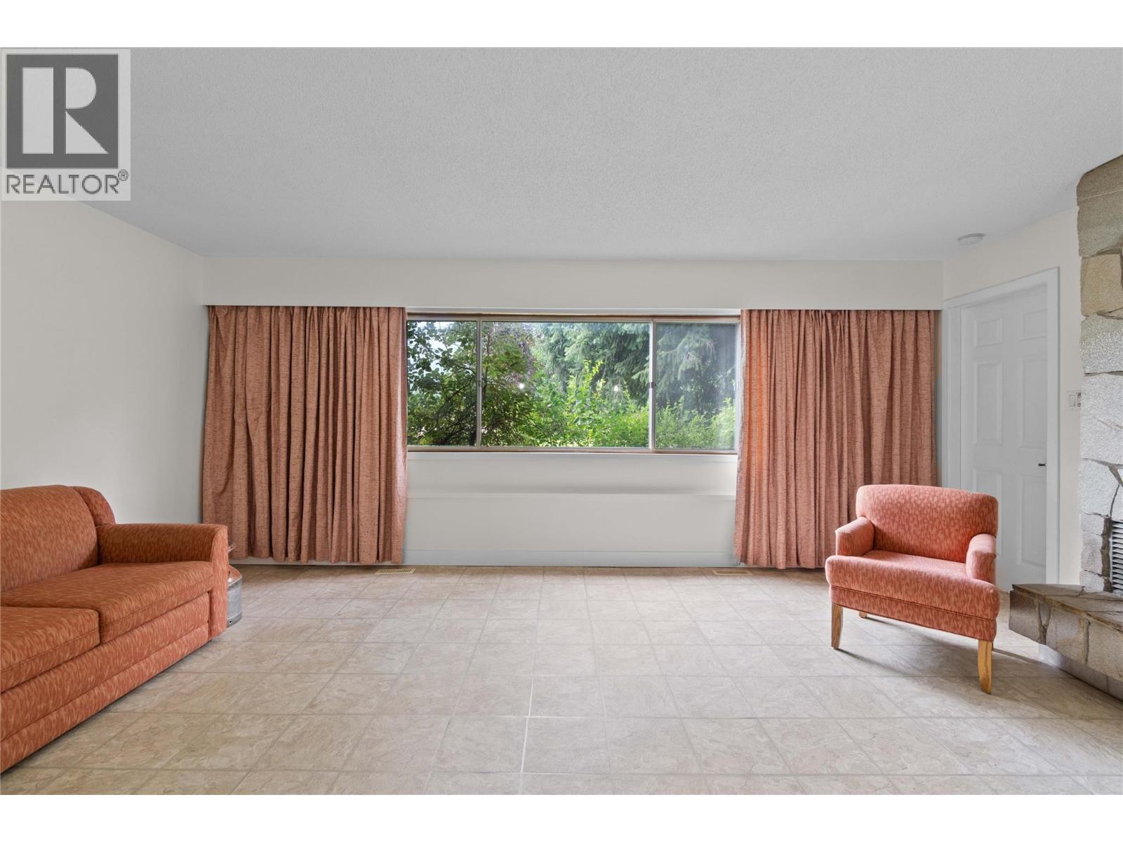 4102 Malakwa Road, Malakwa