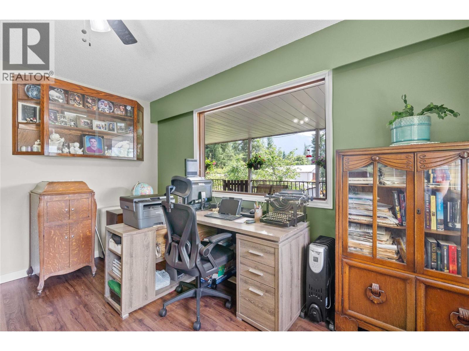 4102 Malakwa Road, Malakwa