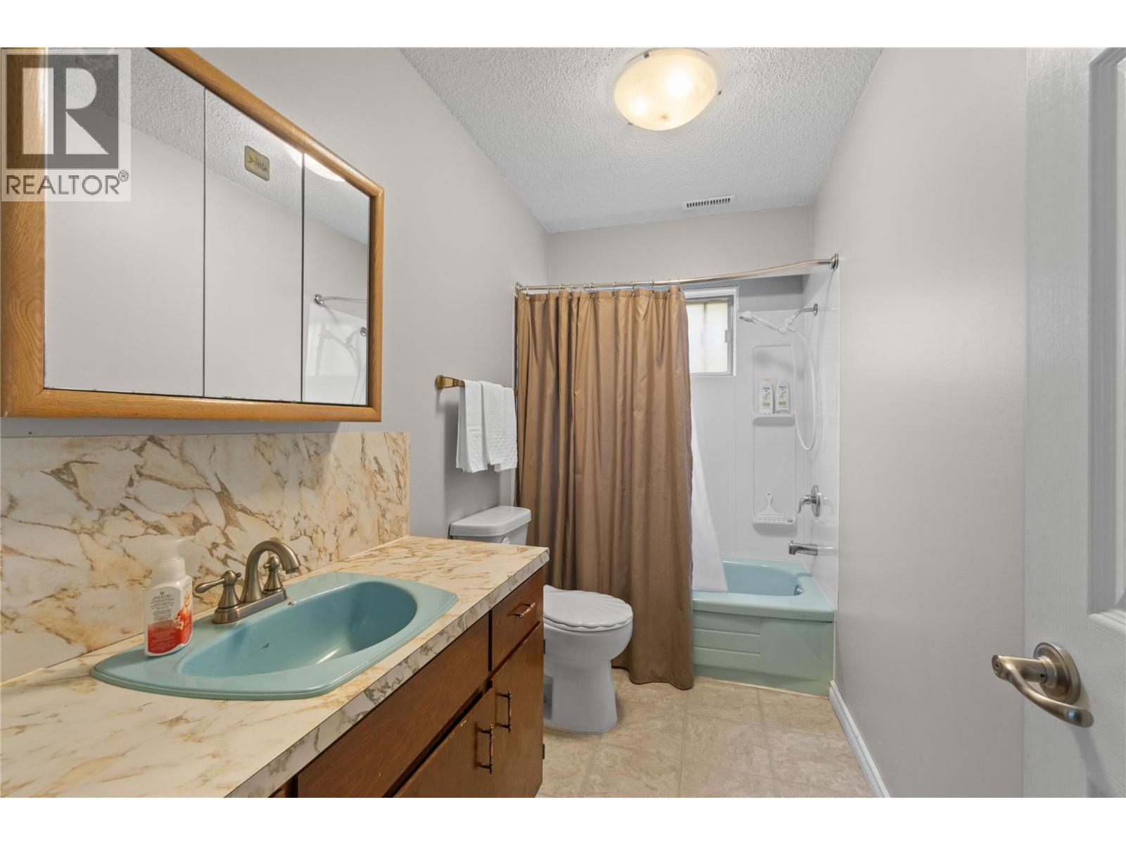 4102 Malakwa Road, Malakwa