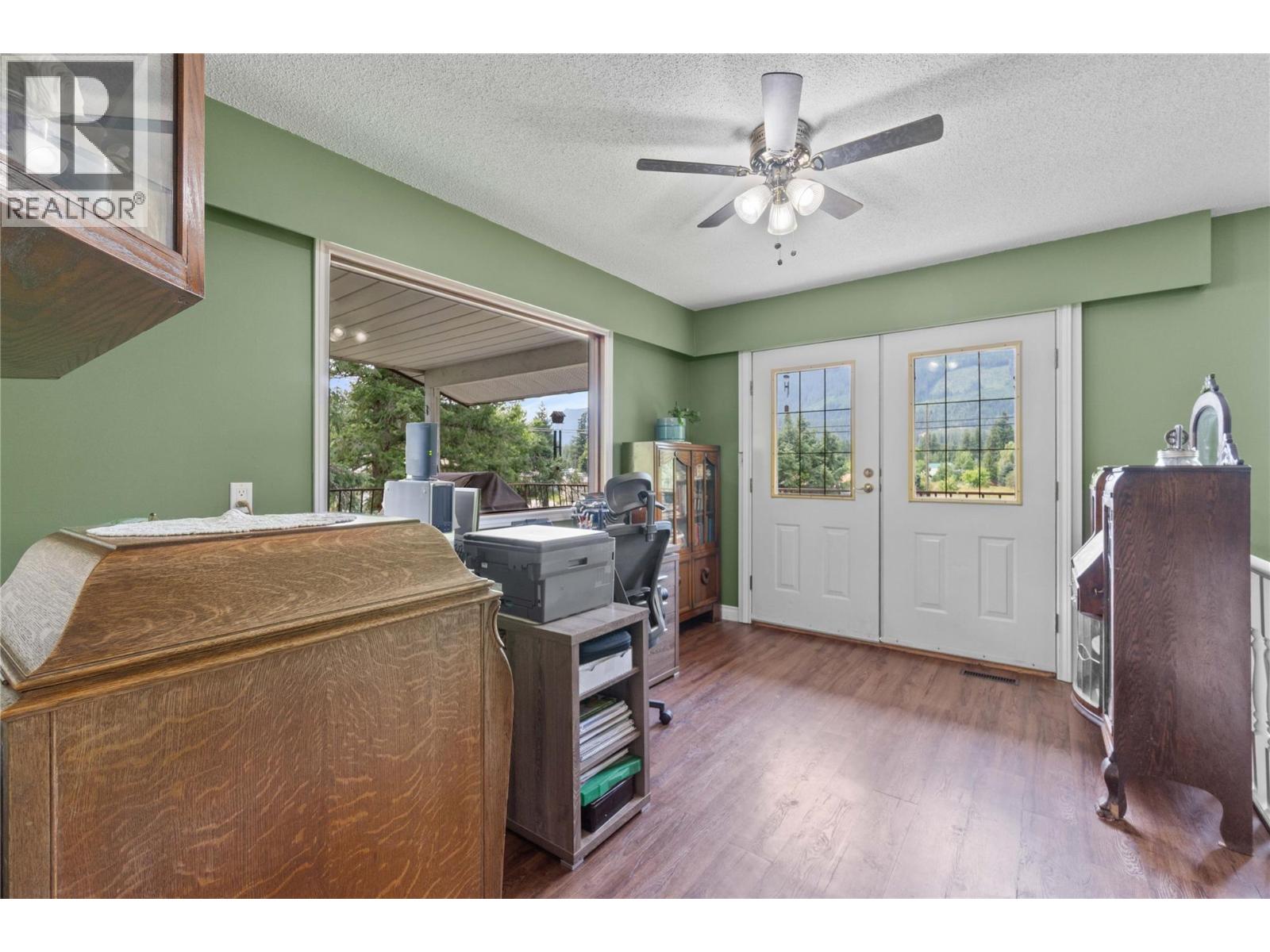 4102 Malakwa Road, Malakwa