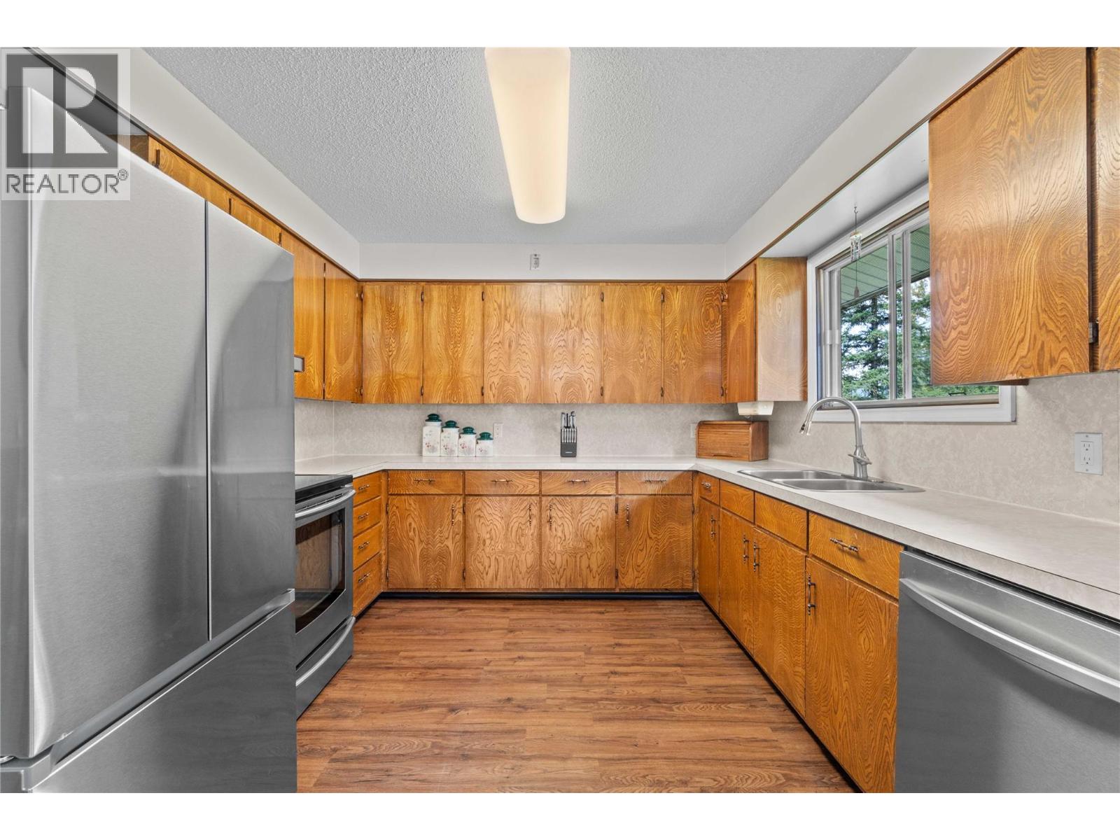 4102 Malakwa Road, Malakwa