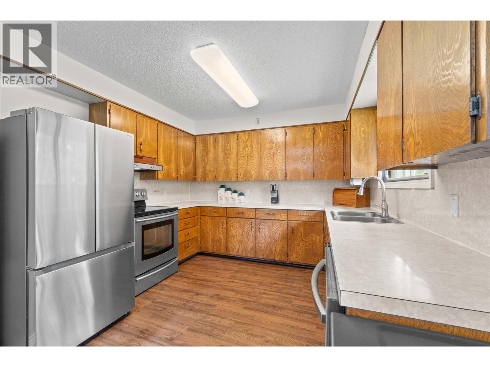 4102 Malakwa Road, Malakwa
